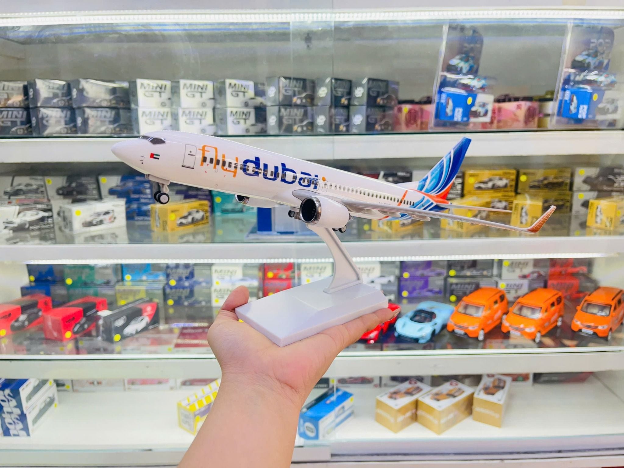  Mô hình máy bay Fly Dubai Boeing B737 kích thước 30cm MB30042 