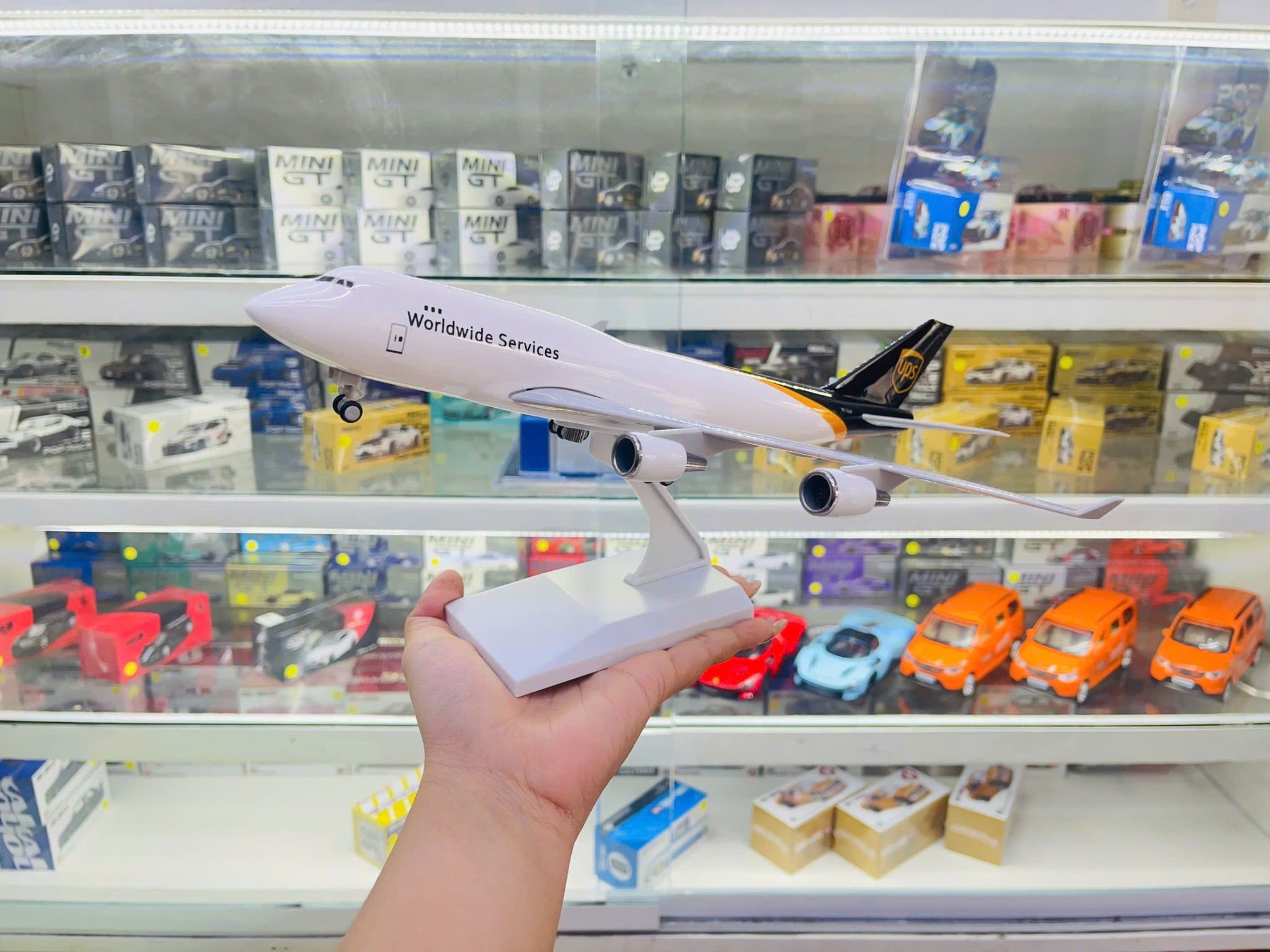  Mô hình máy bay vận tải UPS Boeing 747 kích thước 30cm MB30040 