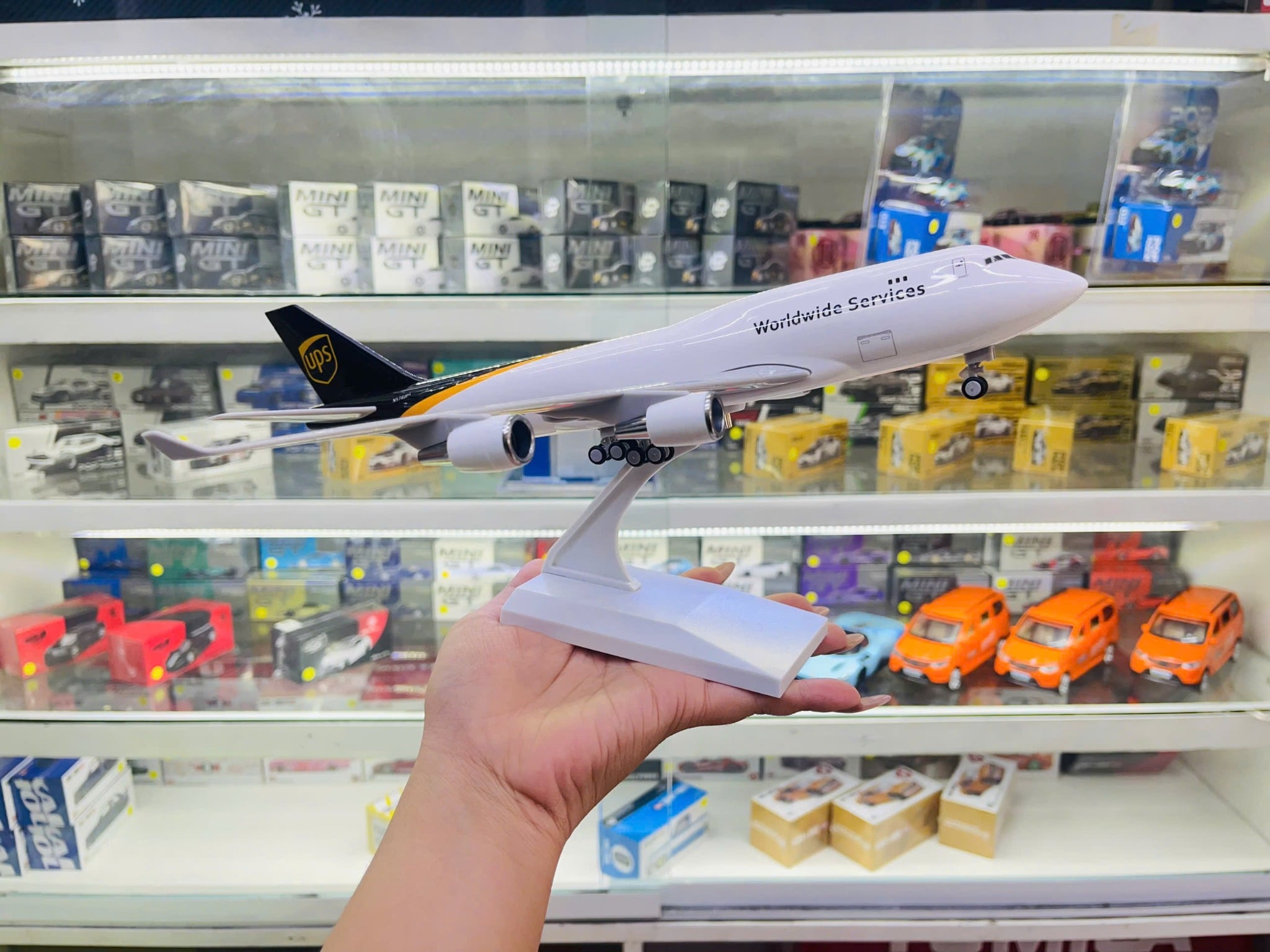  Mô hình máy bay vận tải UPS Boeing 747 kích thước 30cm MB30040 