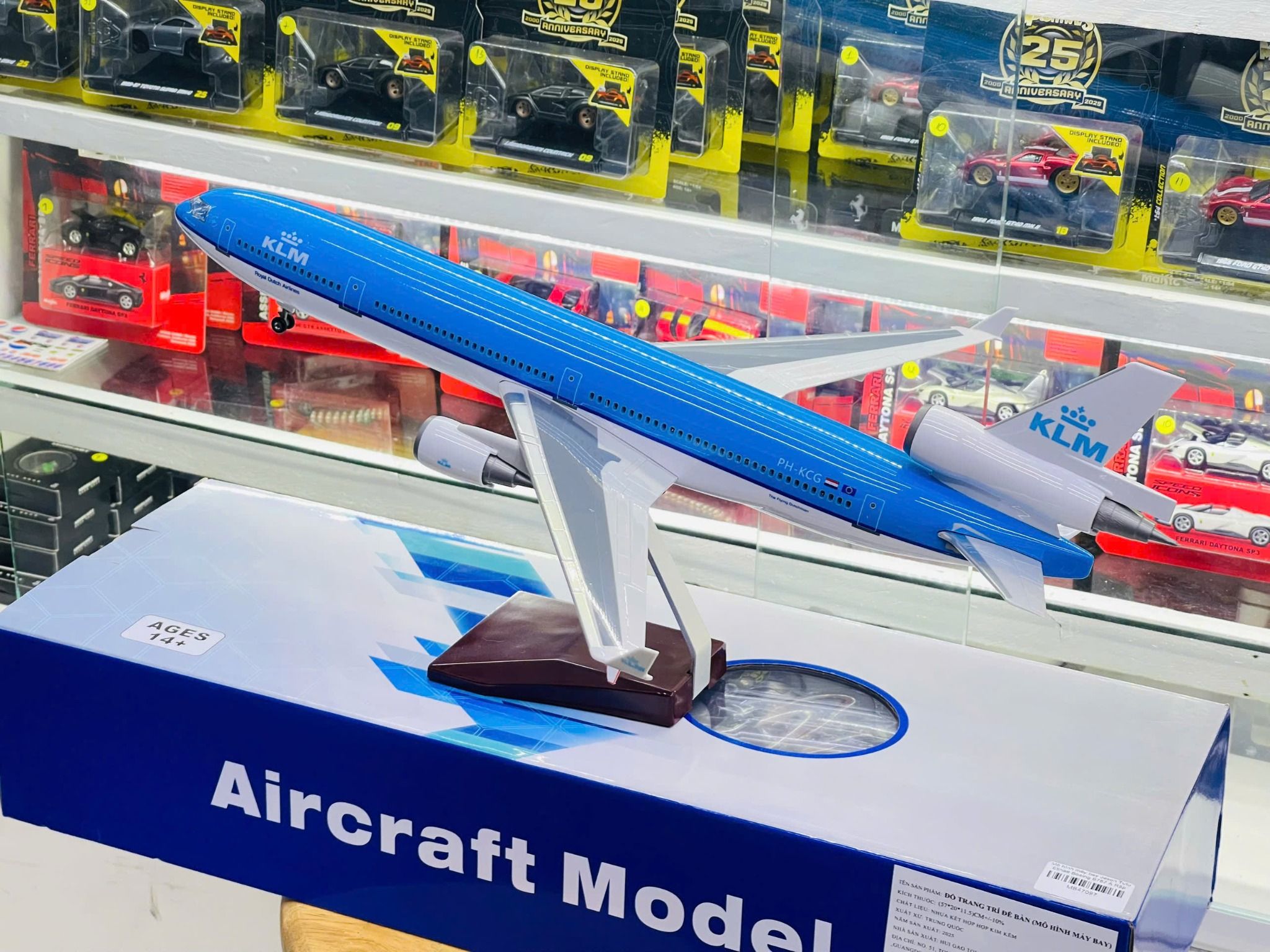  Mô hình máy bay KLM MD-11 McDonnell Douglas kích thước 47cm No Led MB47096 