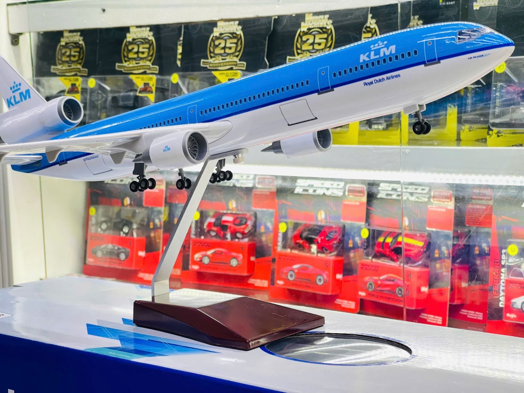  Mô hình máy bay KLM MD-11 McDonnell Douglas kích thước 47cm No Led MB47096 