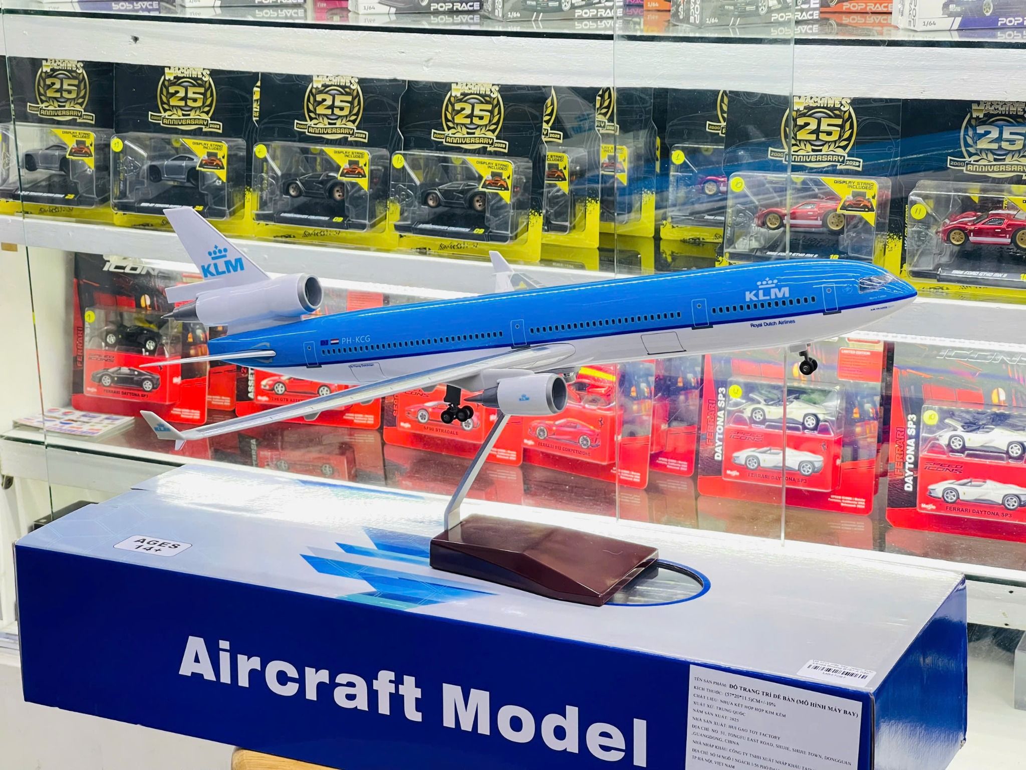  Mô hình máy bay KLM MD-11 McDonnell Douglas kích thước 47cm No Led MB47096 