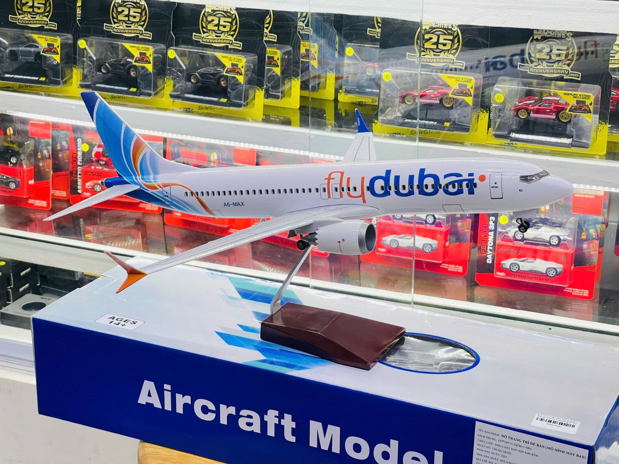  Mô hình máy bay Fly Dubai Boeing B737 Max kích thước 47cm No LED MB47094 