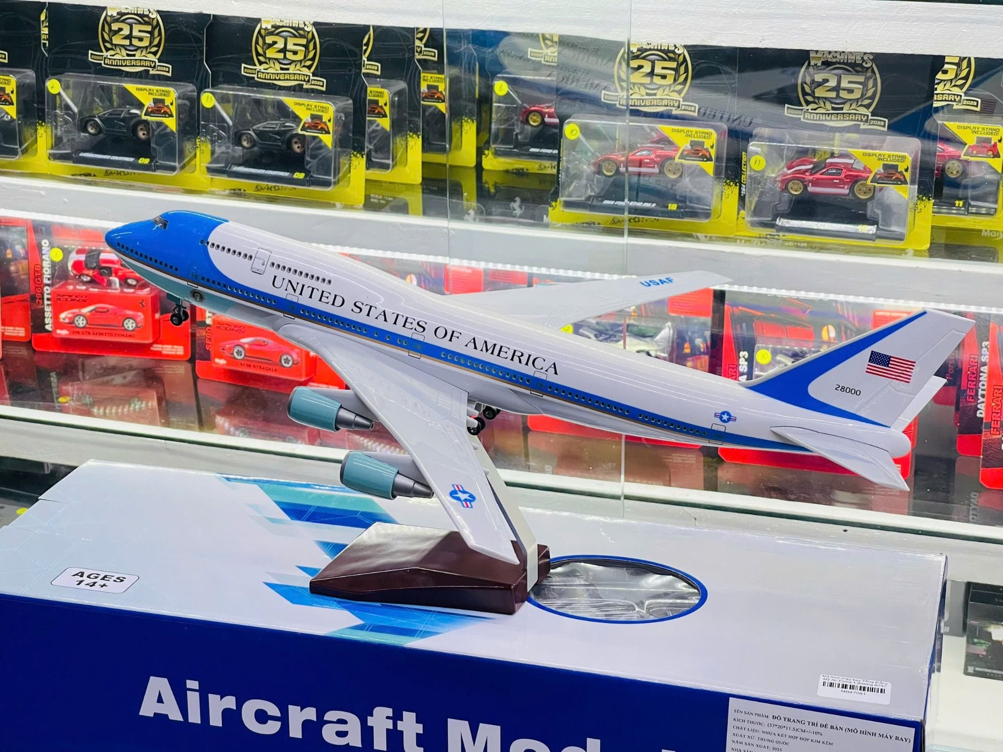  Mô hình máy bay Tổng thống Mỹ Air Force 1 Boeing B747 kích thước 47cm No LED MB47091 