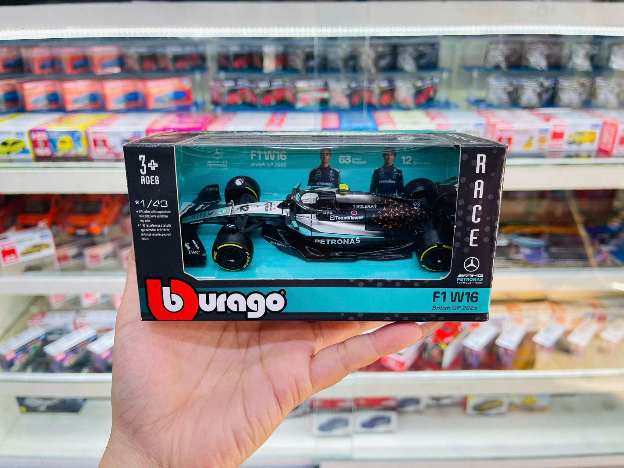  Mô hình xe đua F1 Formula 1 Mercedes Benz Petronas W16 2025 British GP tỉ lệ 1:43 Bburago OT43023 
