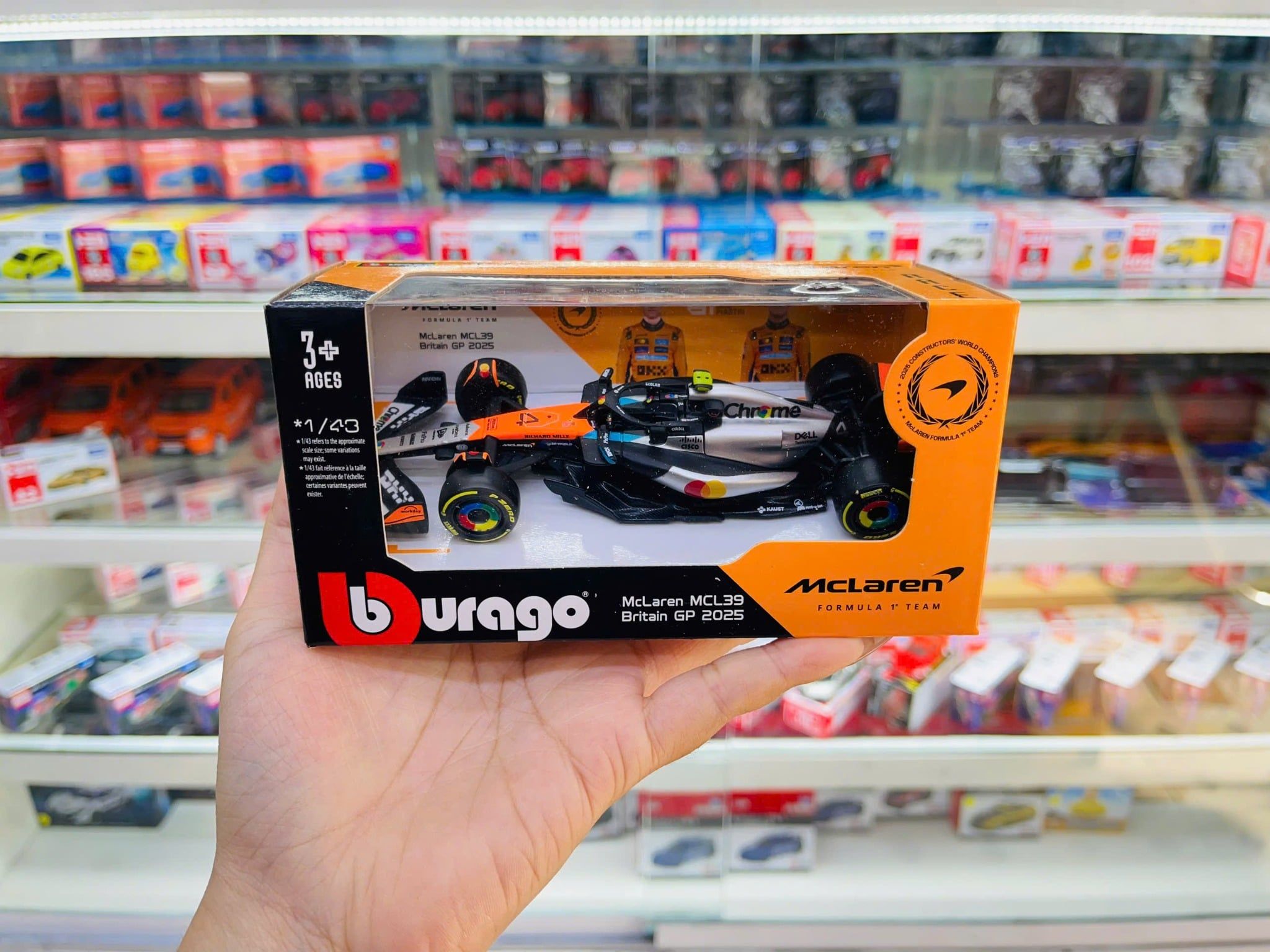  Mô hình xe đua F1 Formula 1 Mclaren MCL39 2025 Britain GP SilverStone tỉ lệ 1:43 Bburago OT43021 