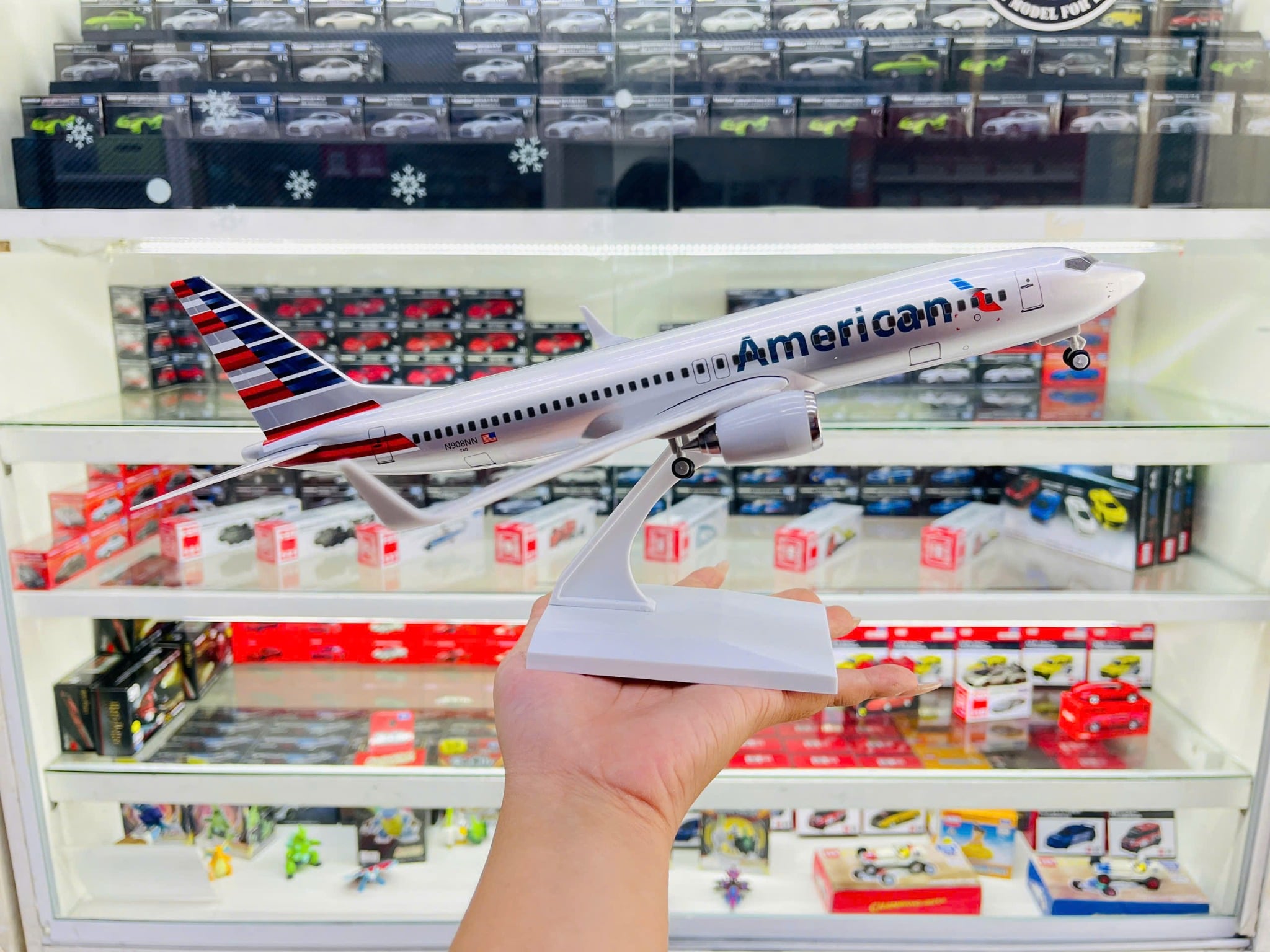  Mô hình máy bay American B787 có bánh xe - kích thước 30cm MB30044 