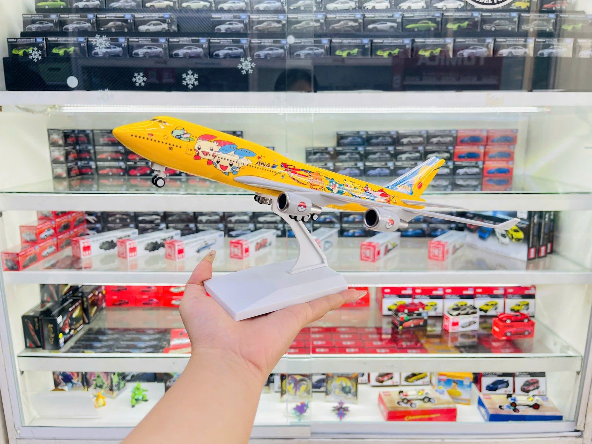  Mô hình máy bay Pikachu B747 có bánh xe - kích thước 30cm MB30048 