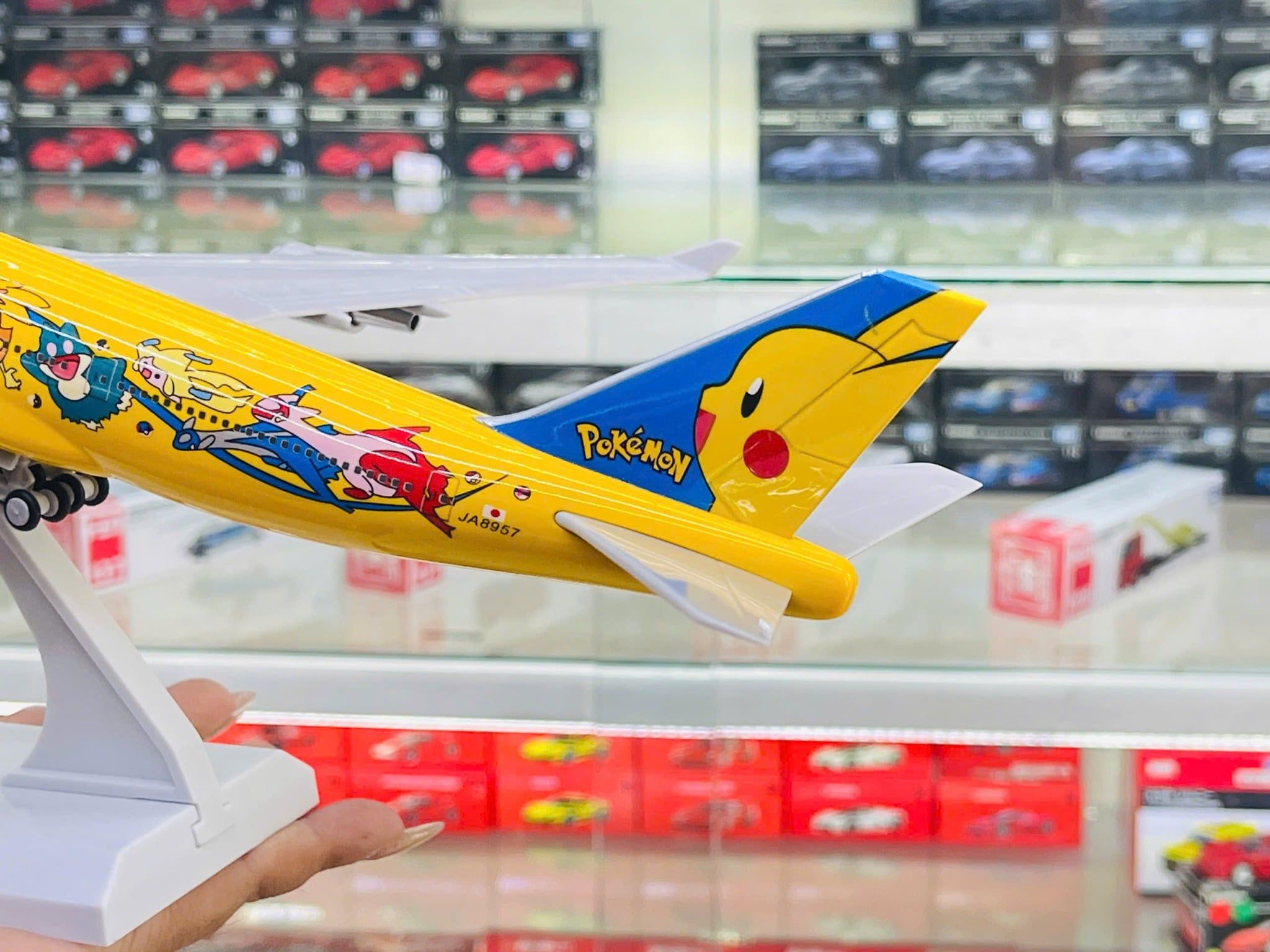  Mô hình máy bay Pikachu B747 có bánh xe - kích thước 30cm MB30048 