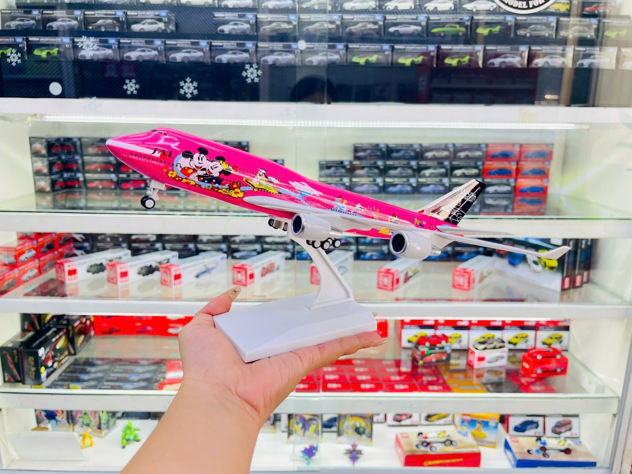  Mô hình máy bay Mickey JAL B747 có bánh xe - kích thước 30cm MB30052 