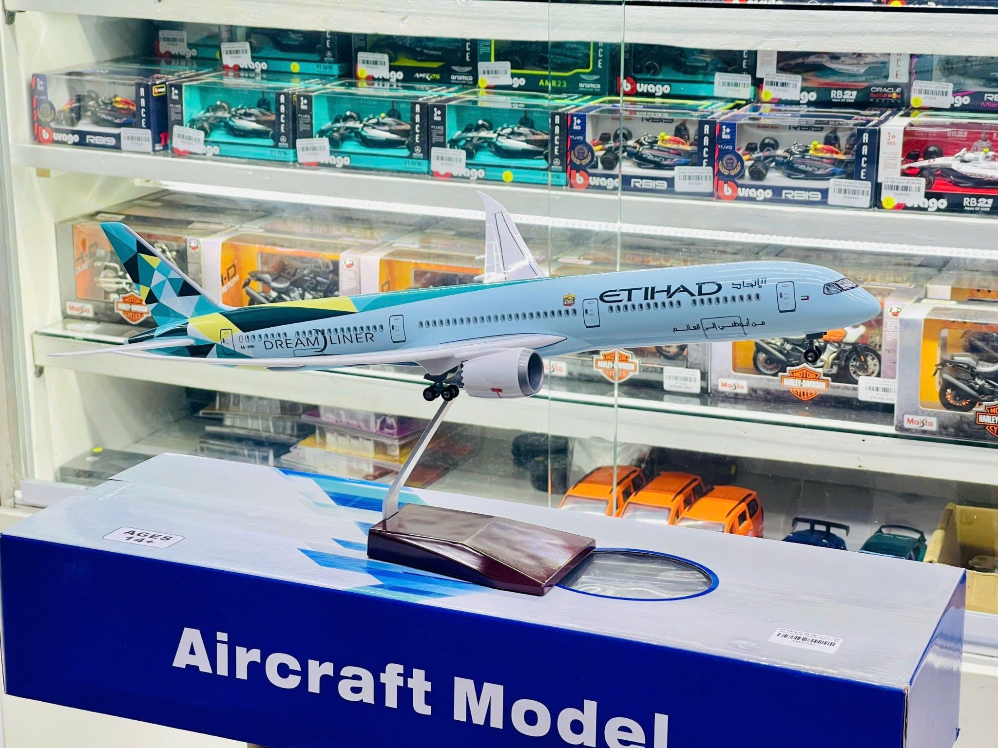  Mô hình máy bay Etihad Airways Boeing 787-10 Dreamliner kích thước 47cm No LED MB47090 
