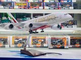  Mô hình máy bay Emirates Airbus A380 có bánh xe kích thước 47cm MB47098 