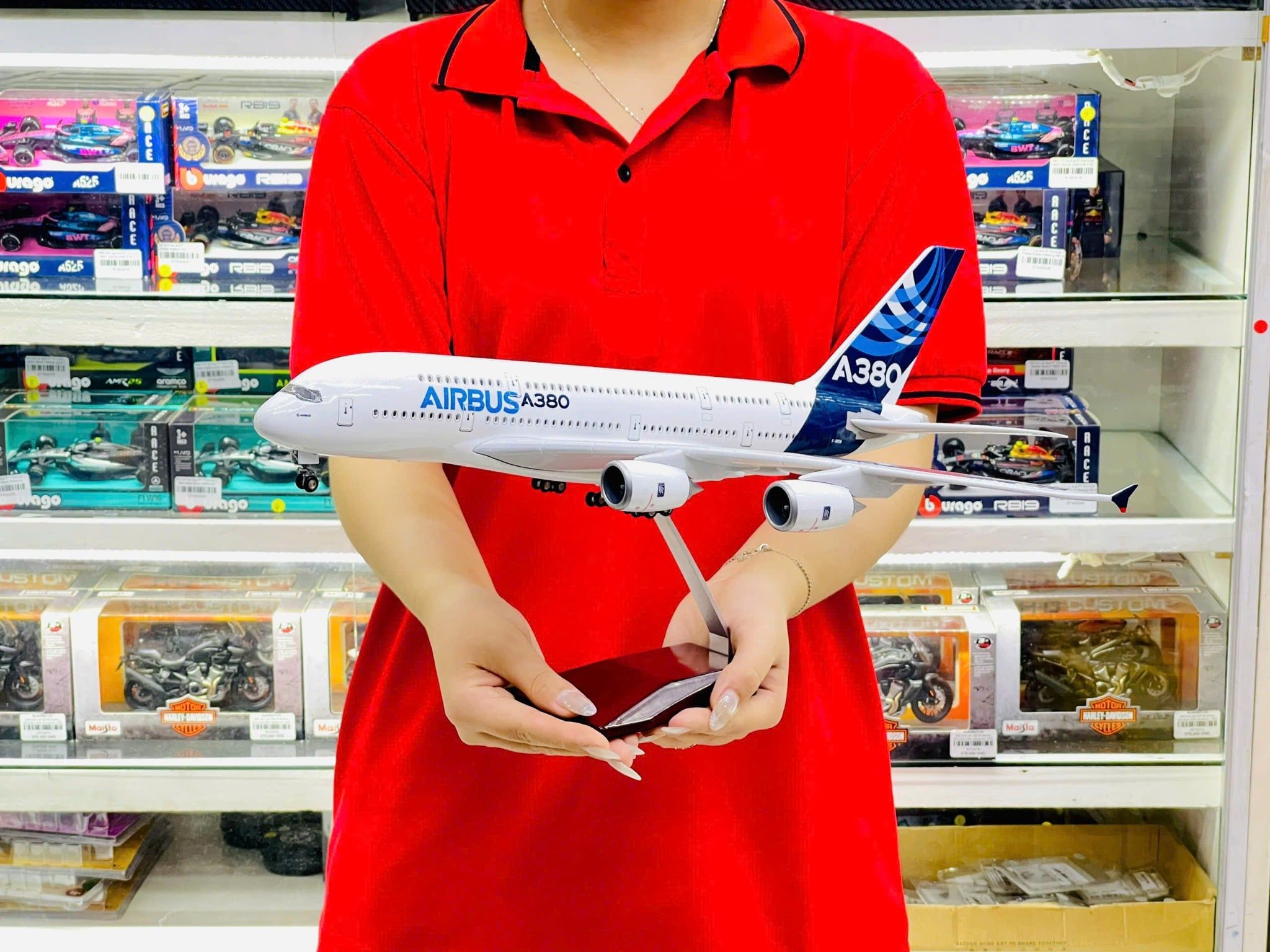  Mô hình máy bay Original Airbus A380 có bánh xe kích thước 47cm MB47099 
