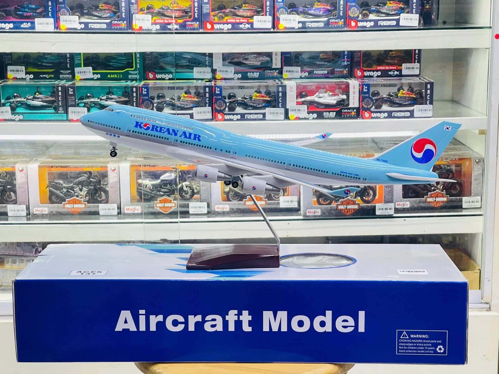  Mô hình máy bay Korean Boeing B747 có bánh xe kích thước 47cm no led MB47105 