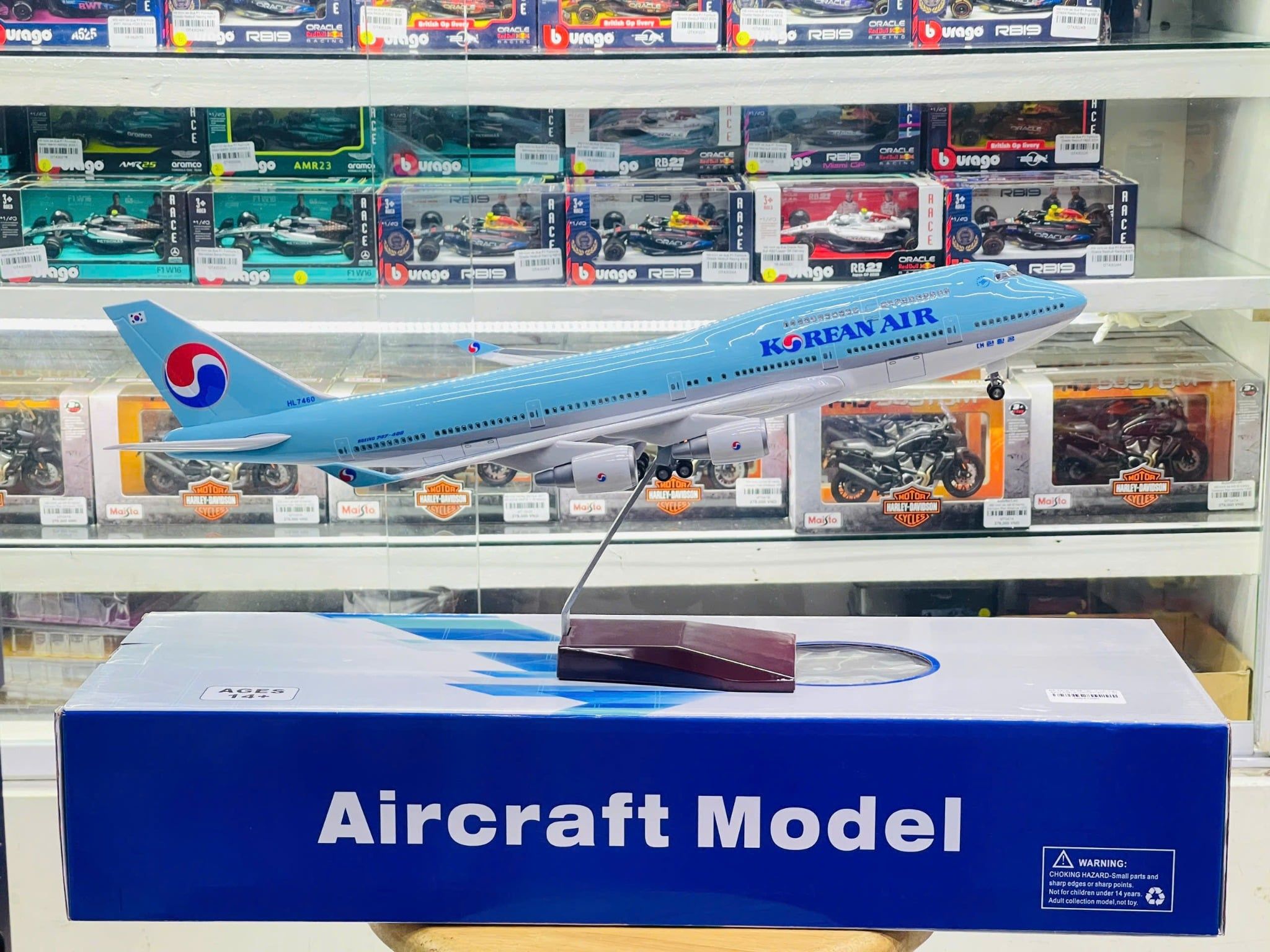  Mô hình máy bay Korean Boeing B747 có bánh xe kích thước 47cm no led MB47105 