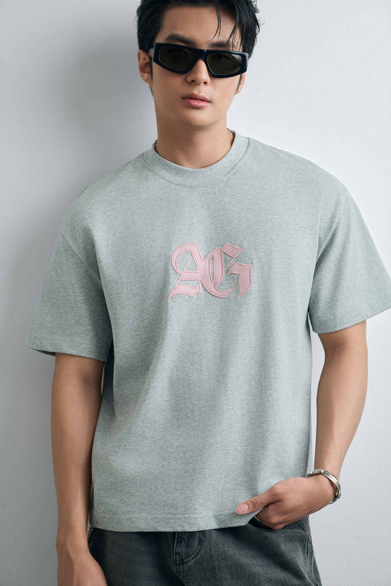 AGHT23 NEW GRAPHIC T-SHIRT - GRAY