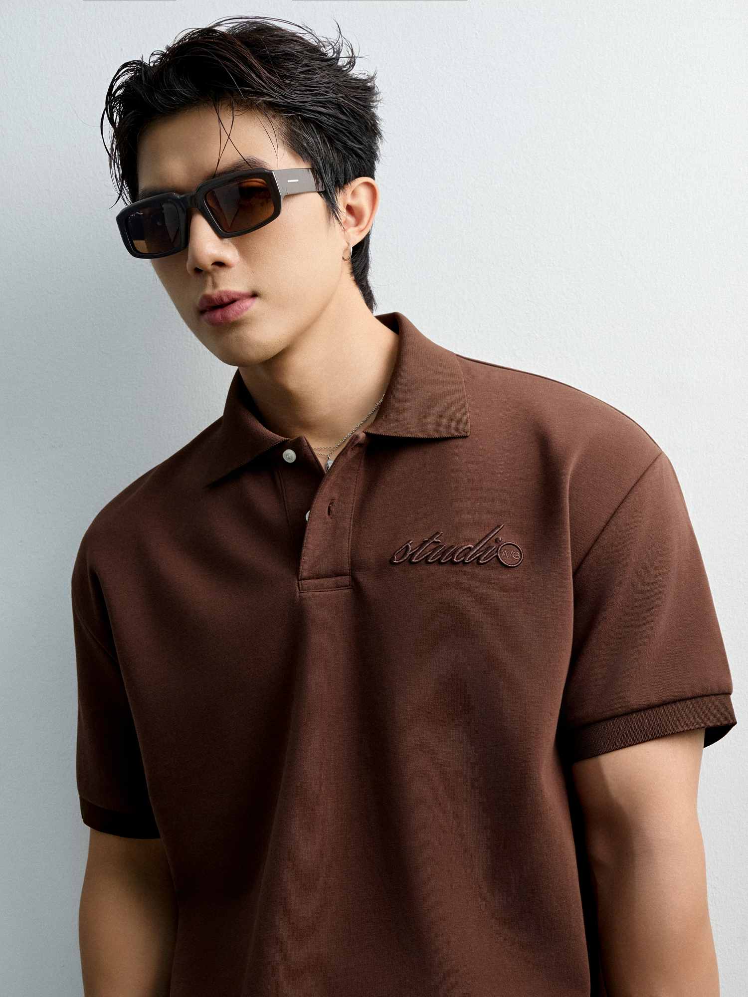 TT05 STUDIO LOOSE FIT POLO A/G LOGO - BROWN