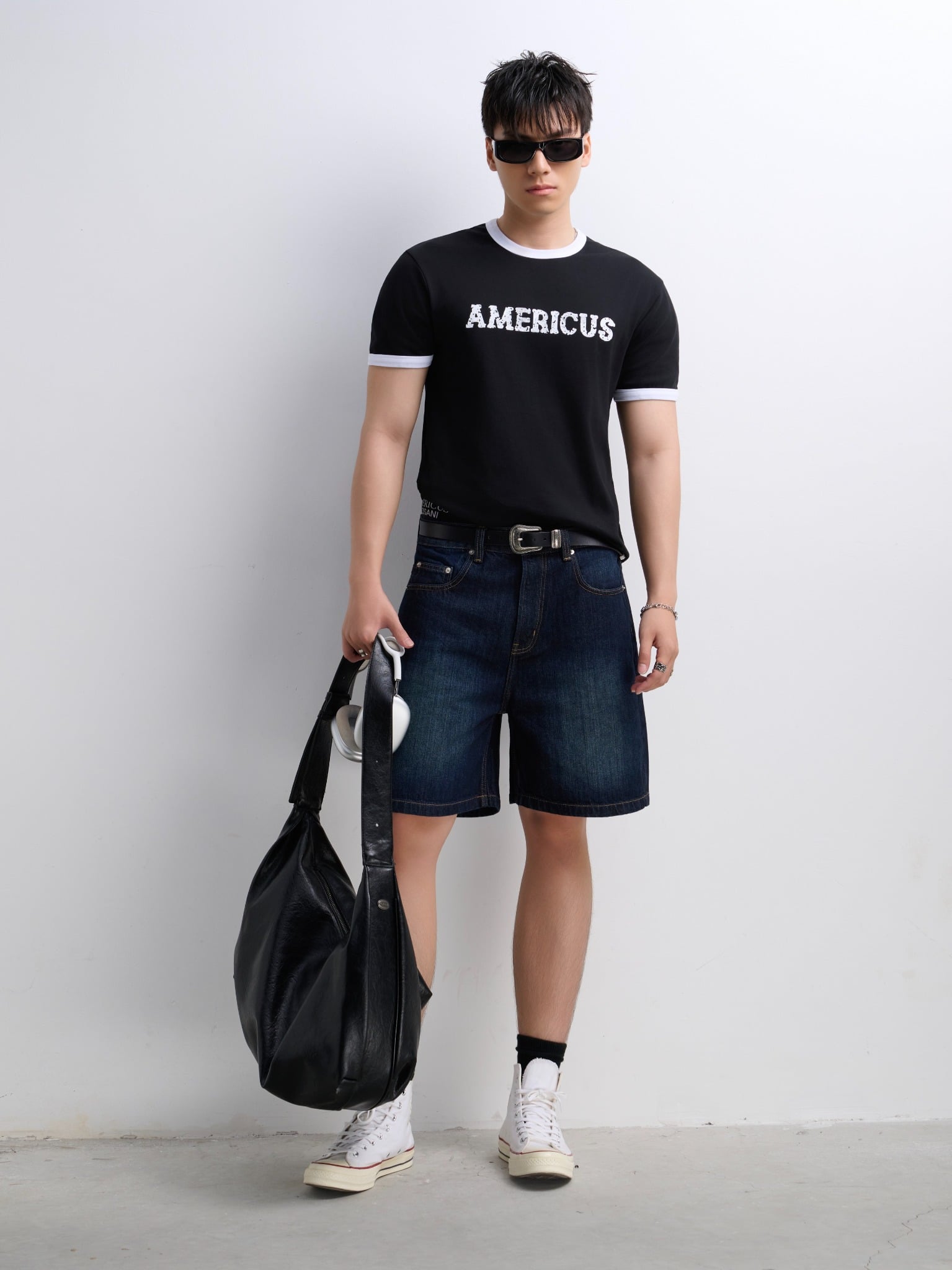 TT13 BODY-FIT CROPPED T-SHIRT - BLACK