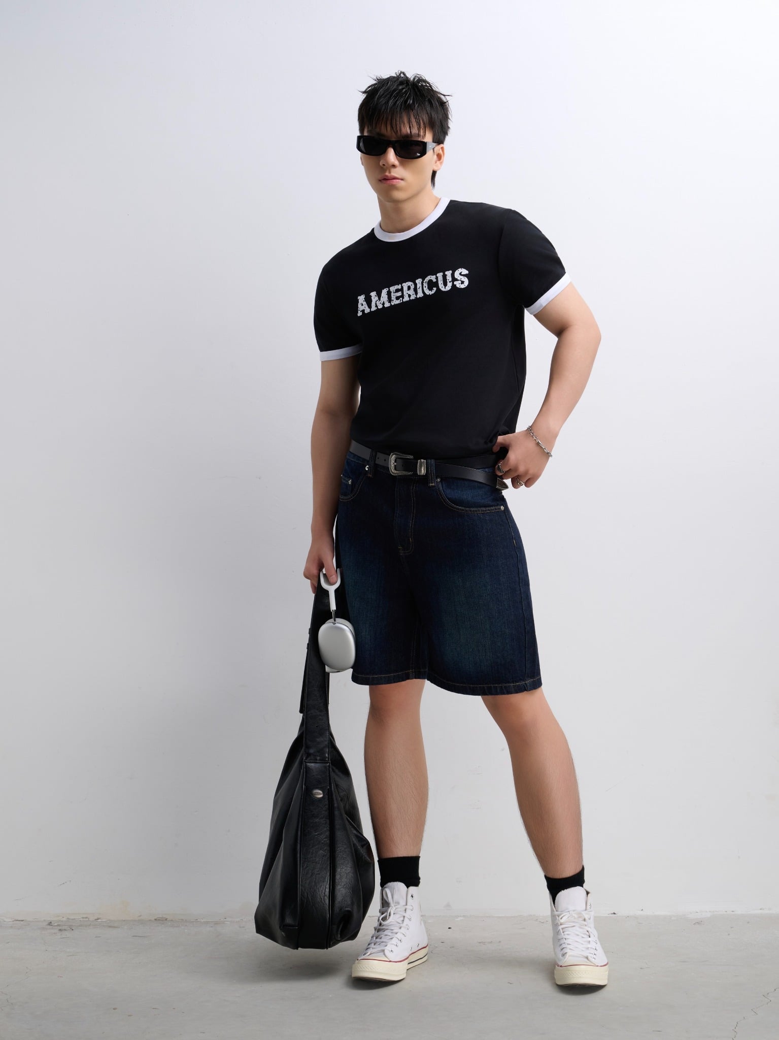 TT13 BODY-FIT CROPPED T-SHIRT - BLACK