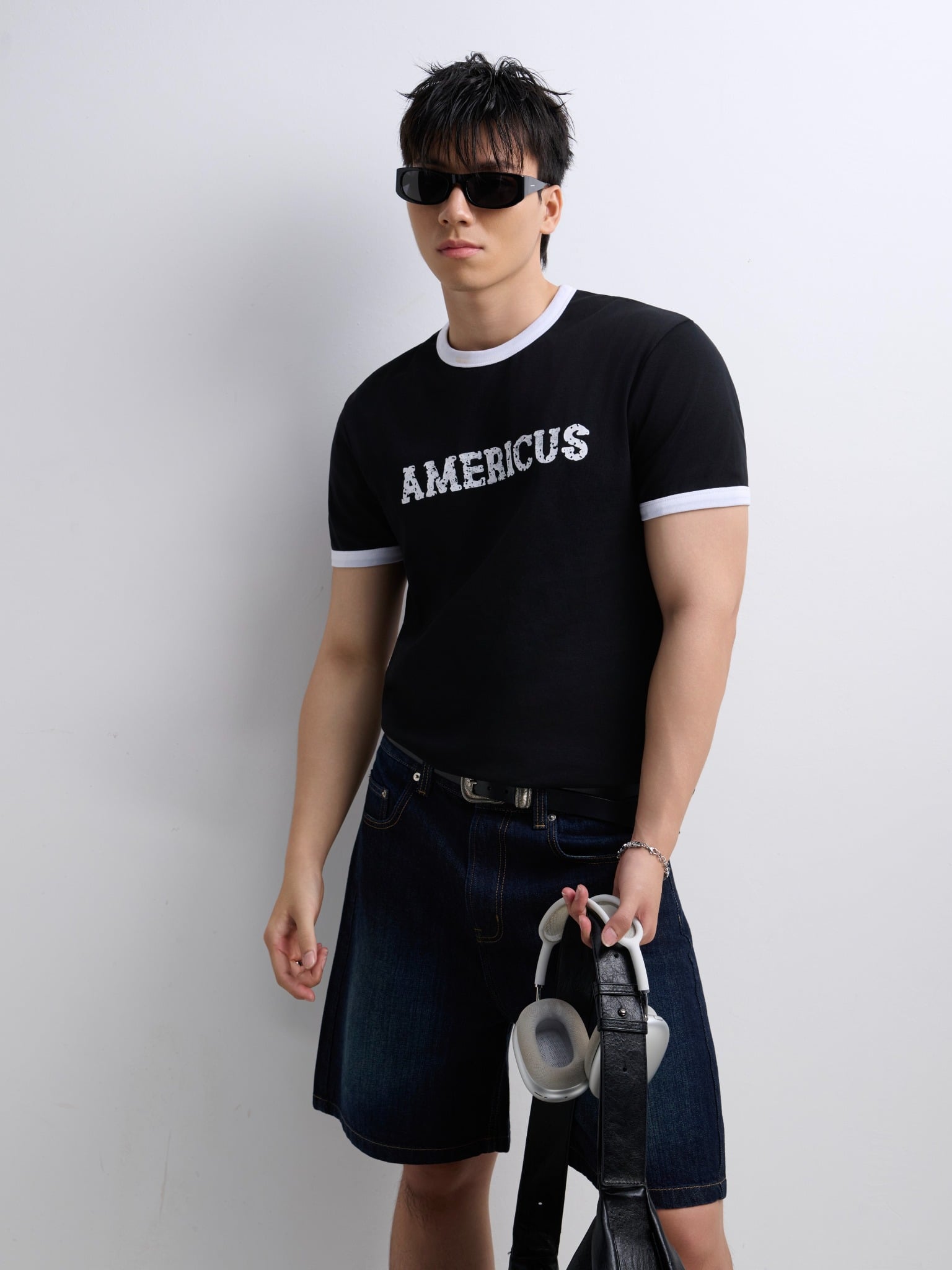 TT13 BODY-FIT CROPPED T-SHIRT - BLACK