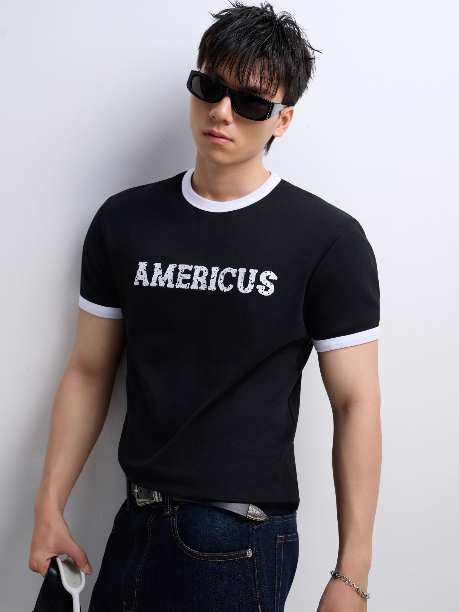 TT13 BODY-FIT CROPPED T-SHIRT - BLACK