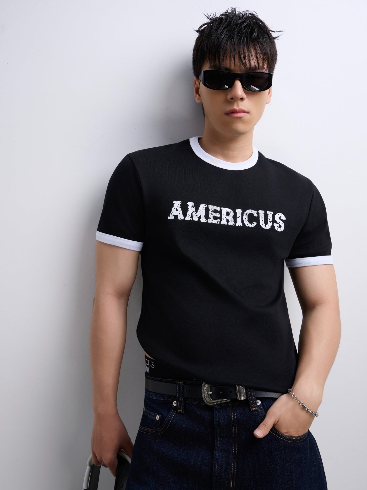 TT13 BODY-FIT CROPPED T-SHIRT - BLACK