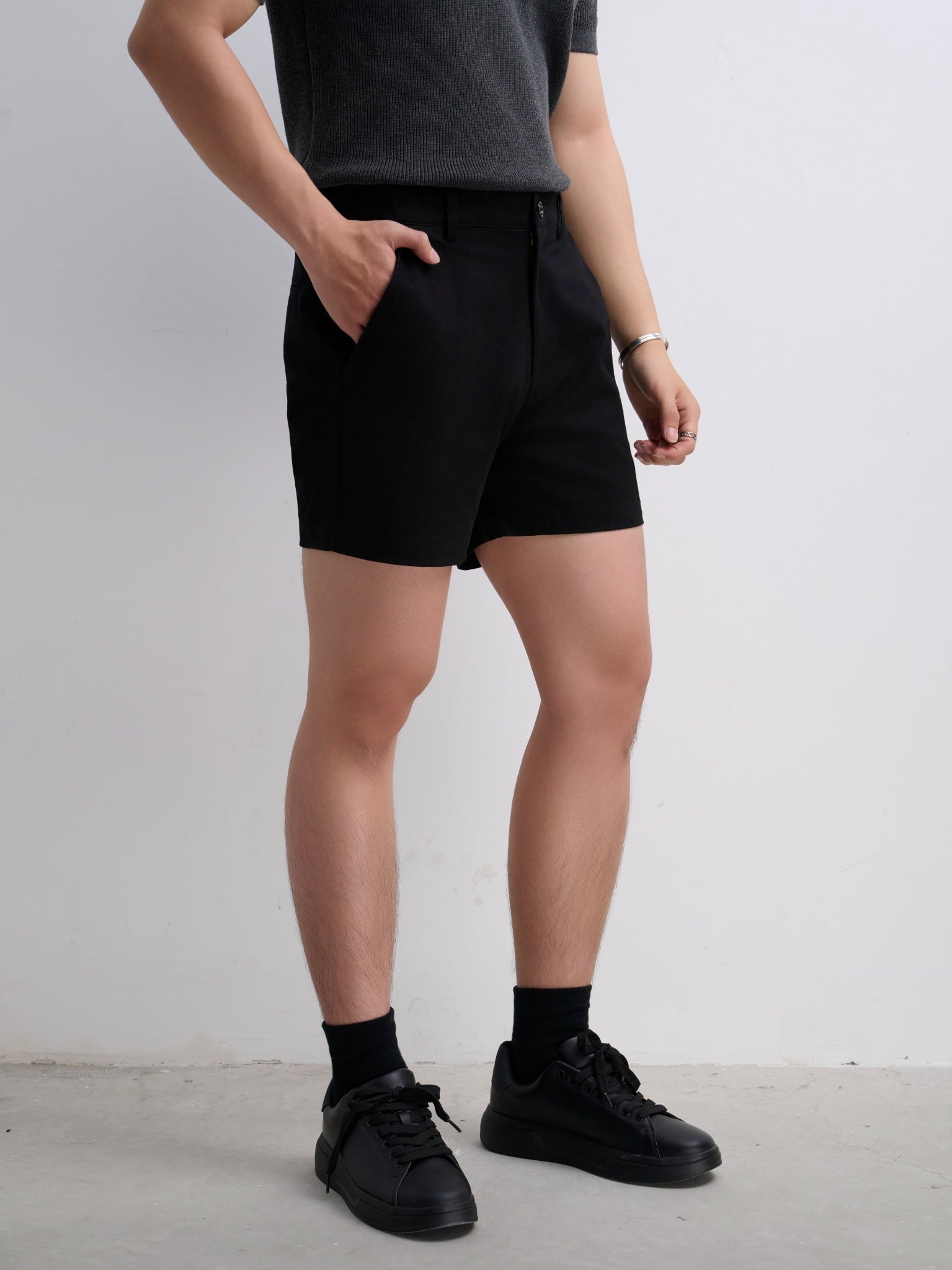 TT08 A/G STUDIO REGULAR FIT KHAKI SHORTS - BLACK