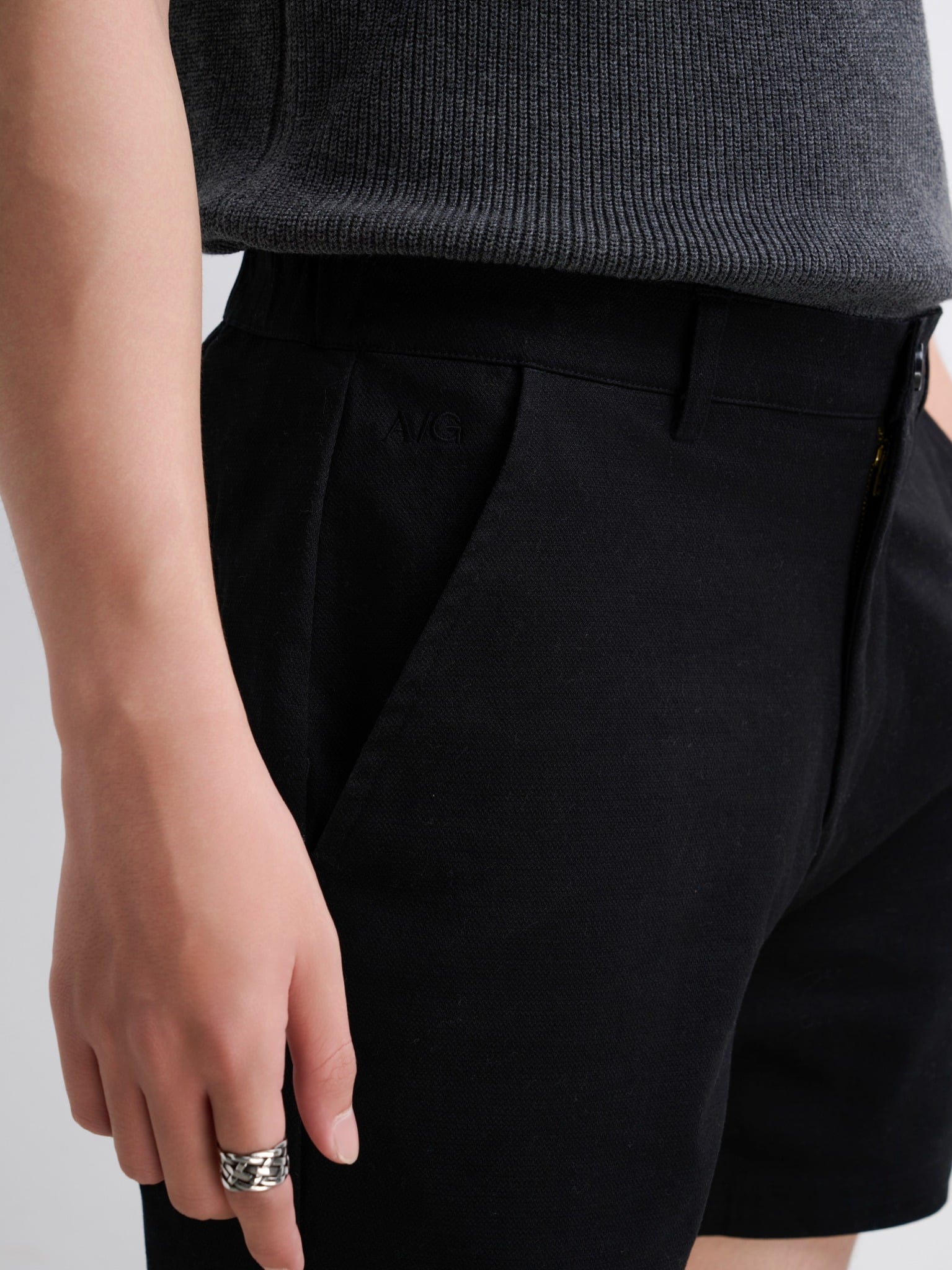 TT08 A/G STUDIO REGULAR FIT KHAKI SHORTS - BLACK