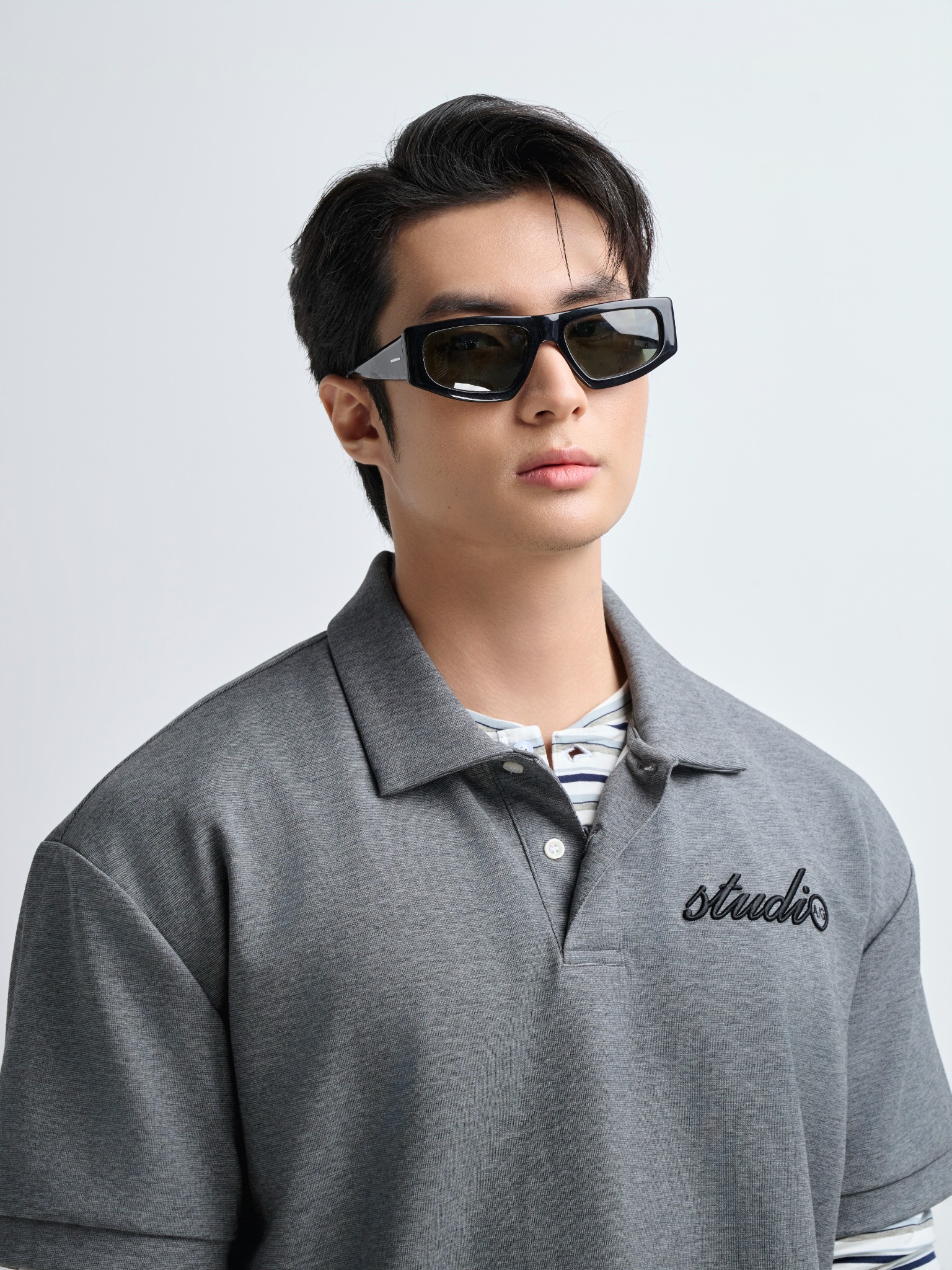 TT05 STUDIO LOOSE FIT POLO A/G LOGO - GREY