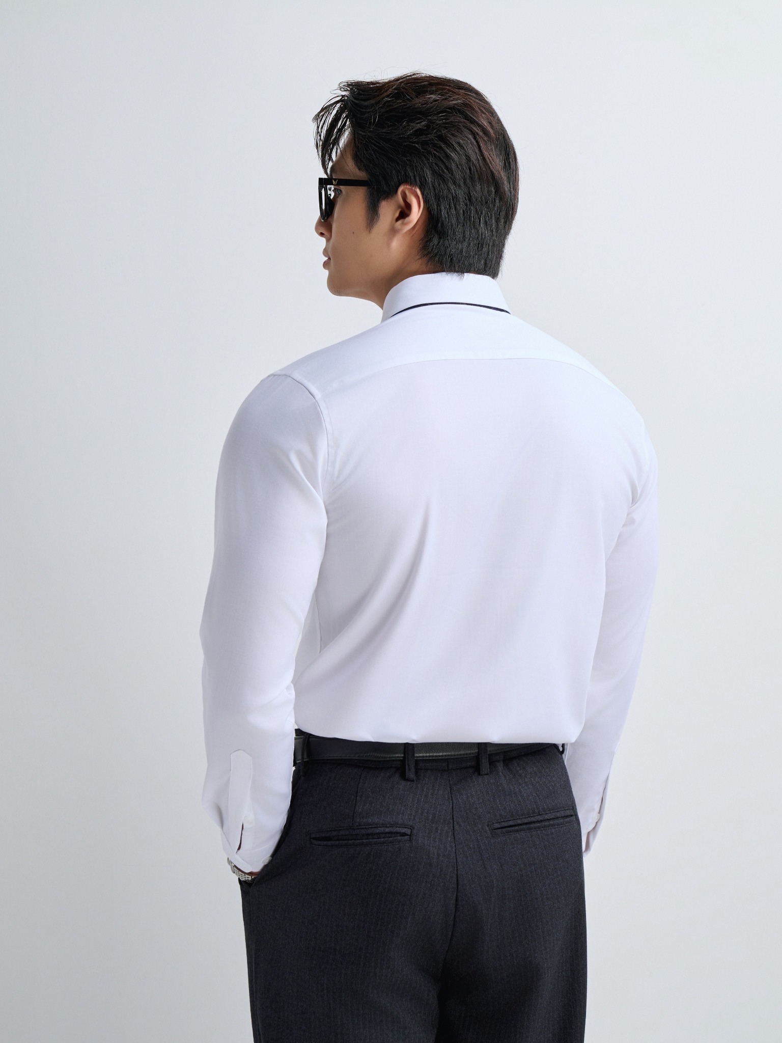 AG007 PREMIUM SLIMFIT TEXTURE SHIRT - LIGHT WHITE