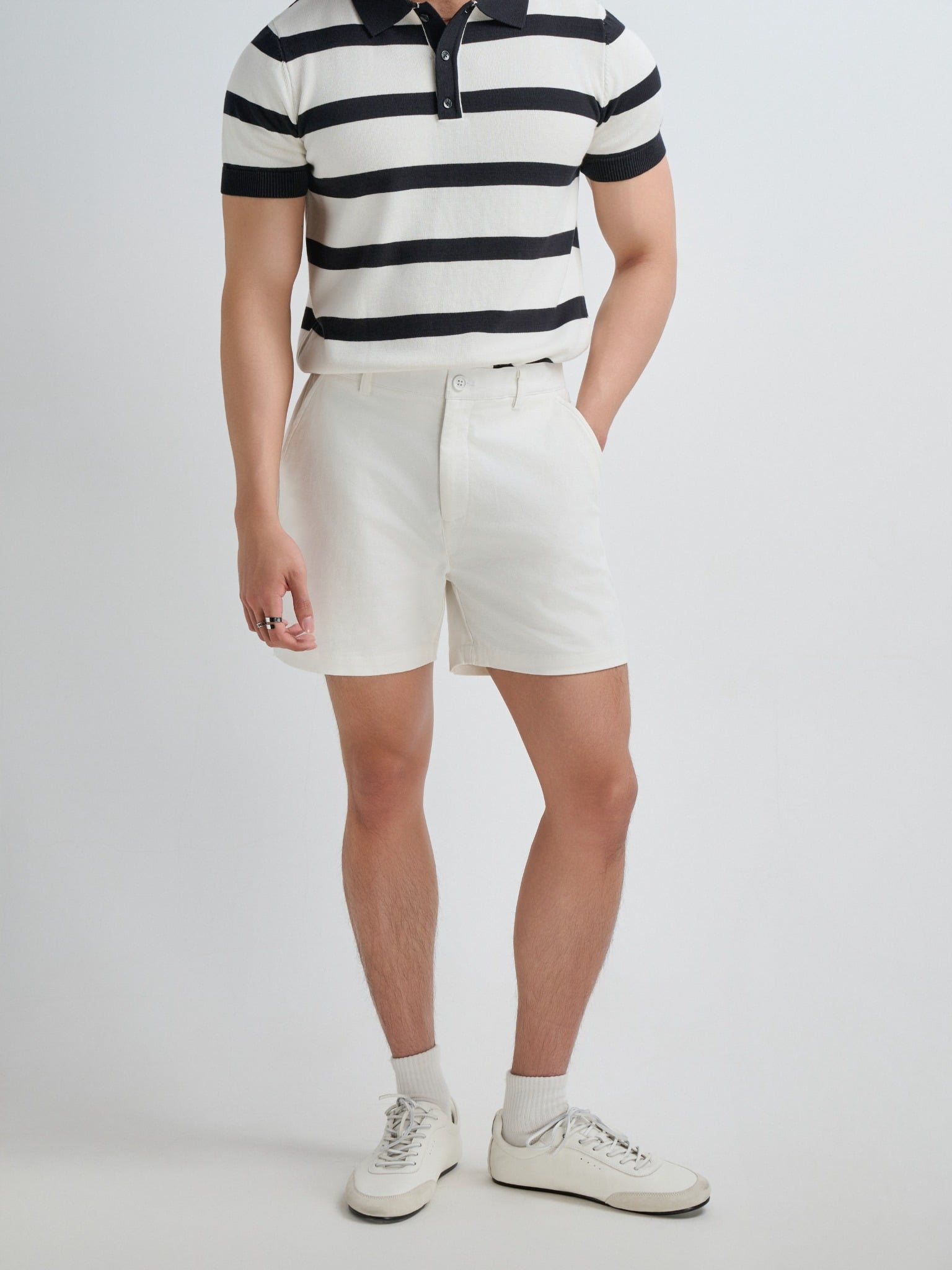 TT08 SIGNATURE REGULAR FIT KHAKI SHORTS- WHITE