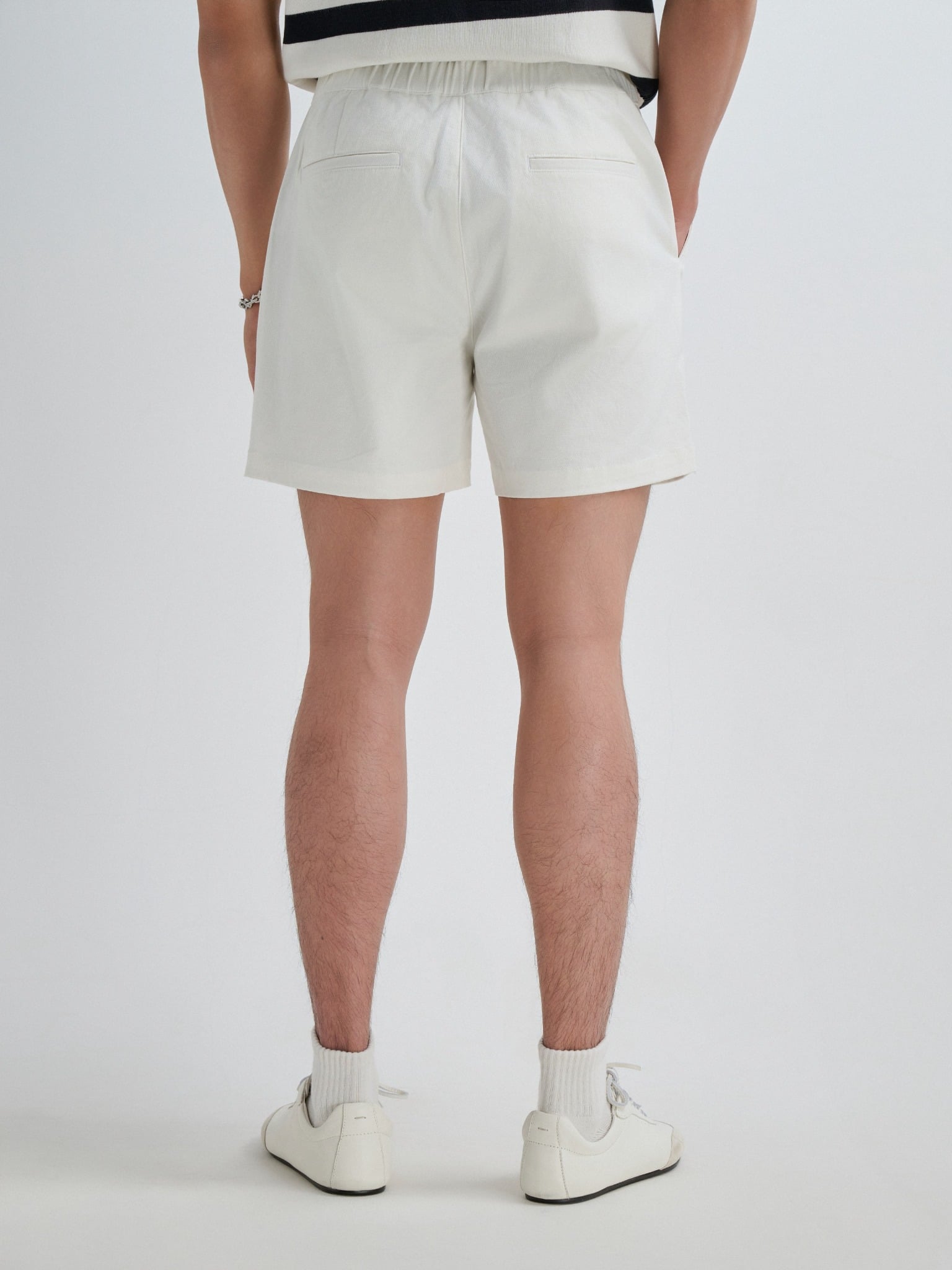 TT08 SIGNATURE REGULAR FIT KHAKI SHORTS- WHITE