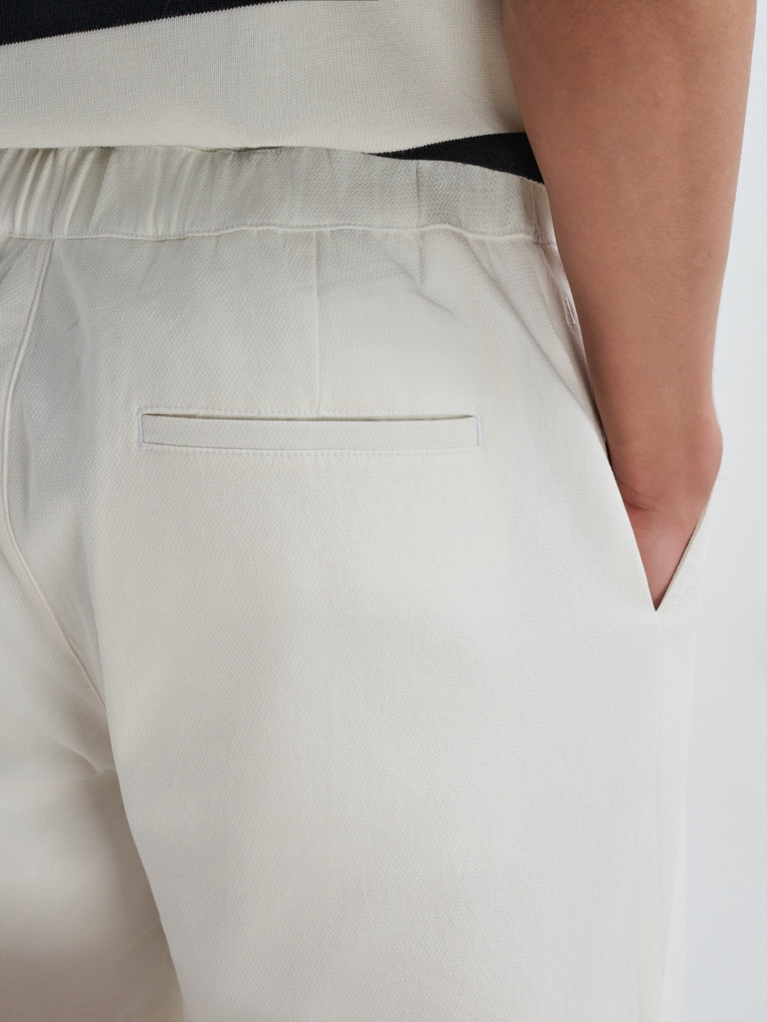 TT08 SIGNATURE REGULAR FIT KHAKI SHORTS- WHITE