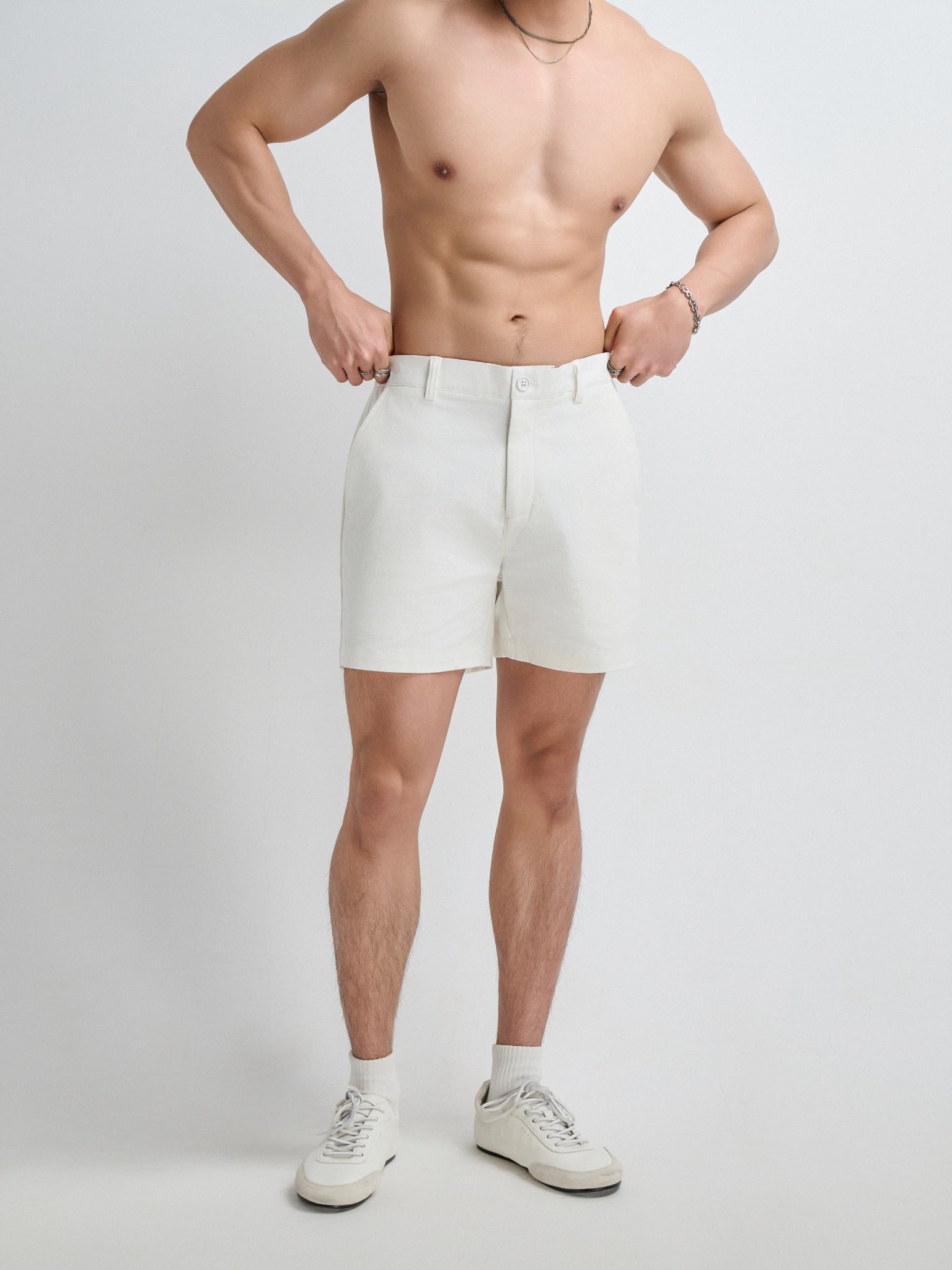 TT08 SIGNATURE REGULAR FIT KHAKI SHORTS- WHITE