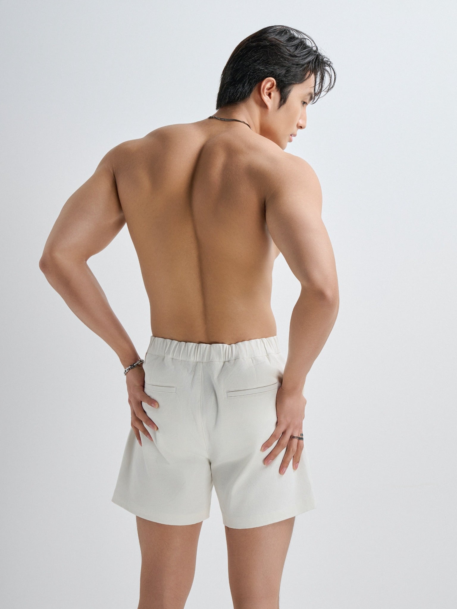 TT08 SIGNATURE REGULAR FIT KHAKI SHORTS- WHITE