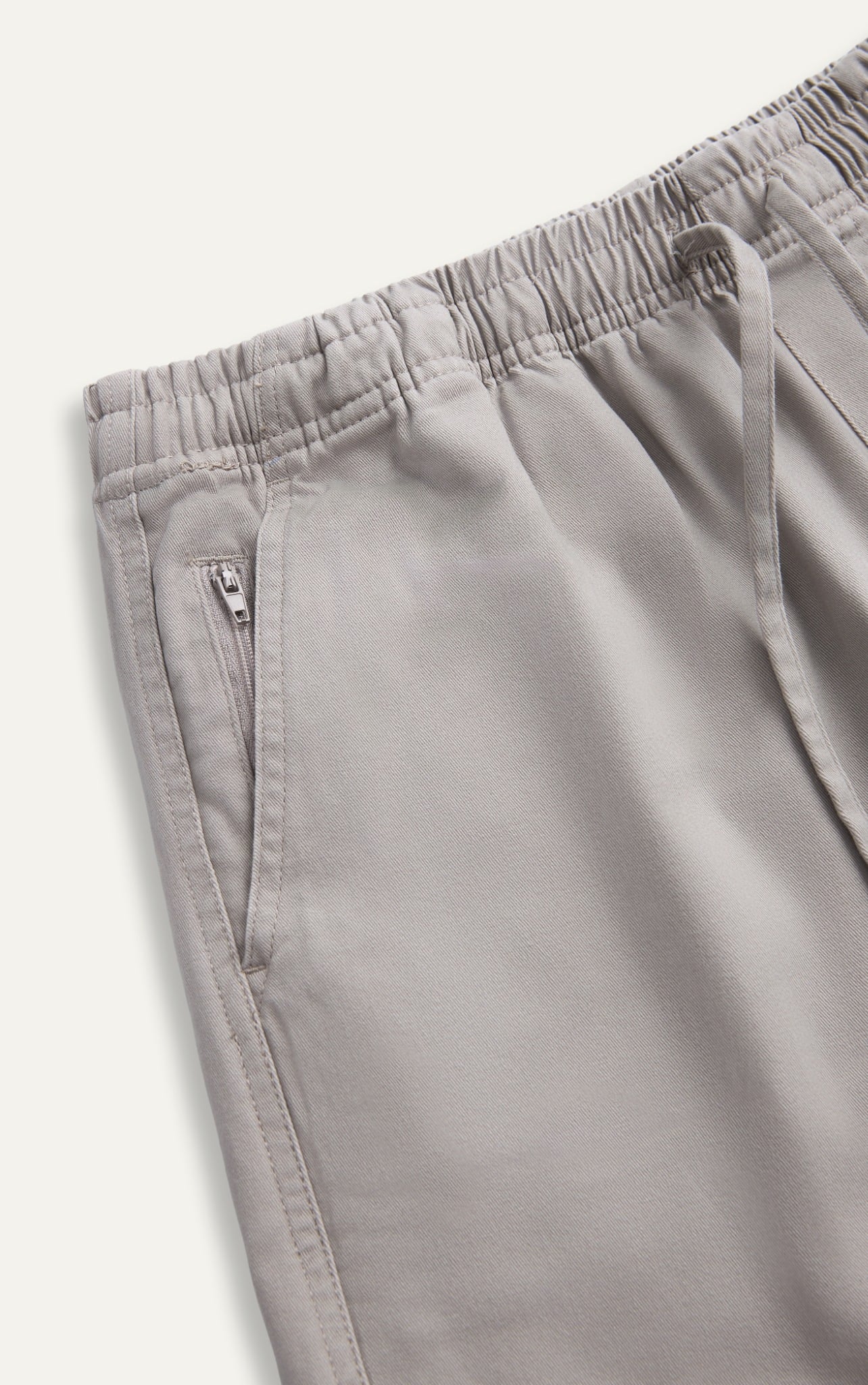 TH04 FACTORY KHAKI SHORT CHILL FIT - OFF WHITE