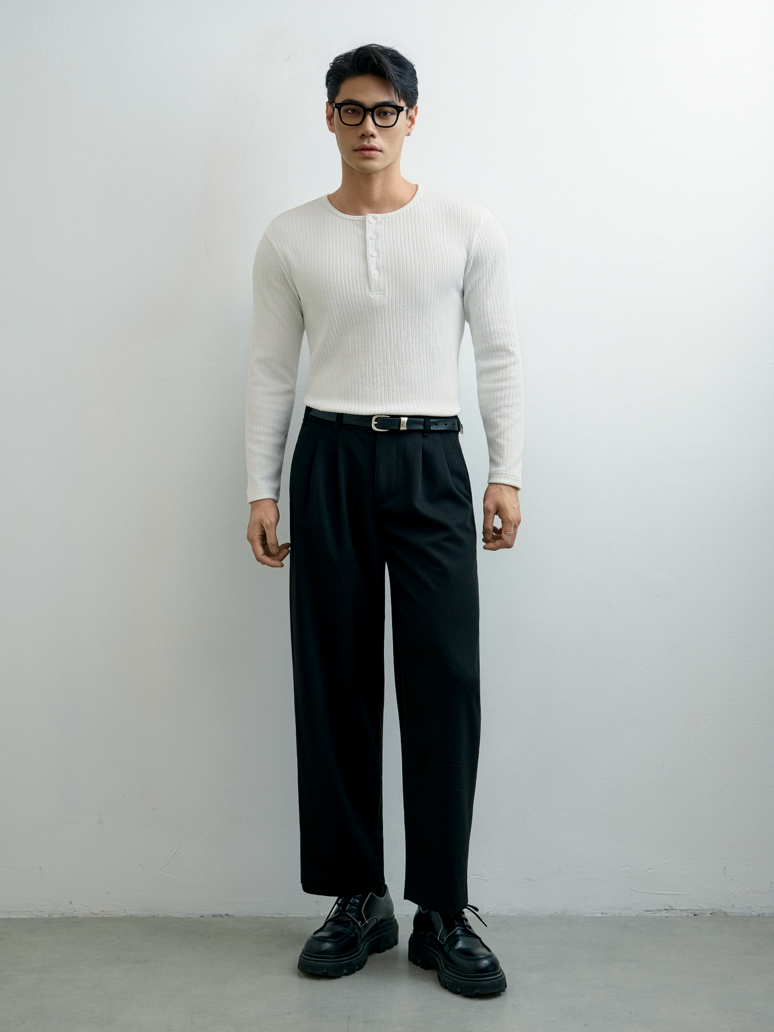  AGQ04 PREMIUM SLIM FIT LONG-SLEEVED HENLEY T-SHIRT - WHITE 