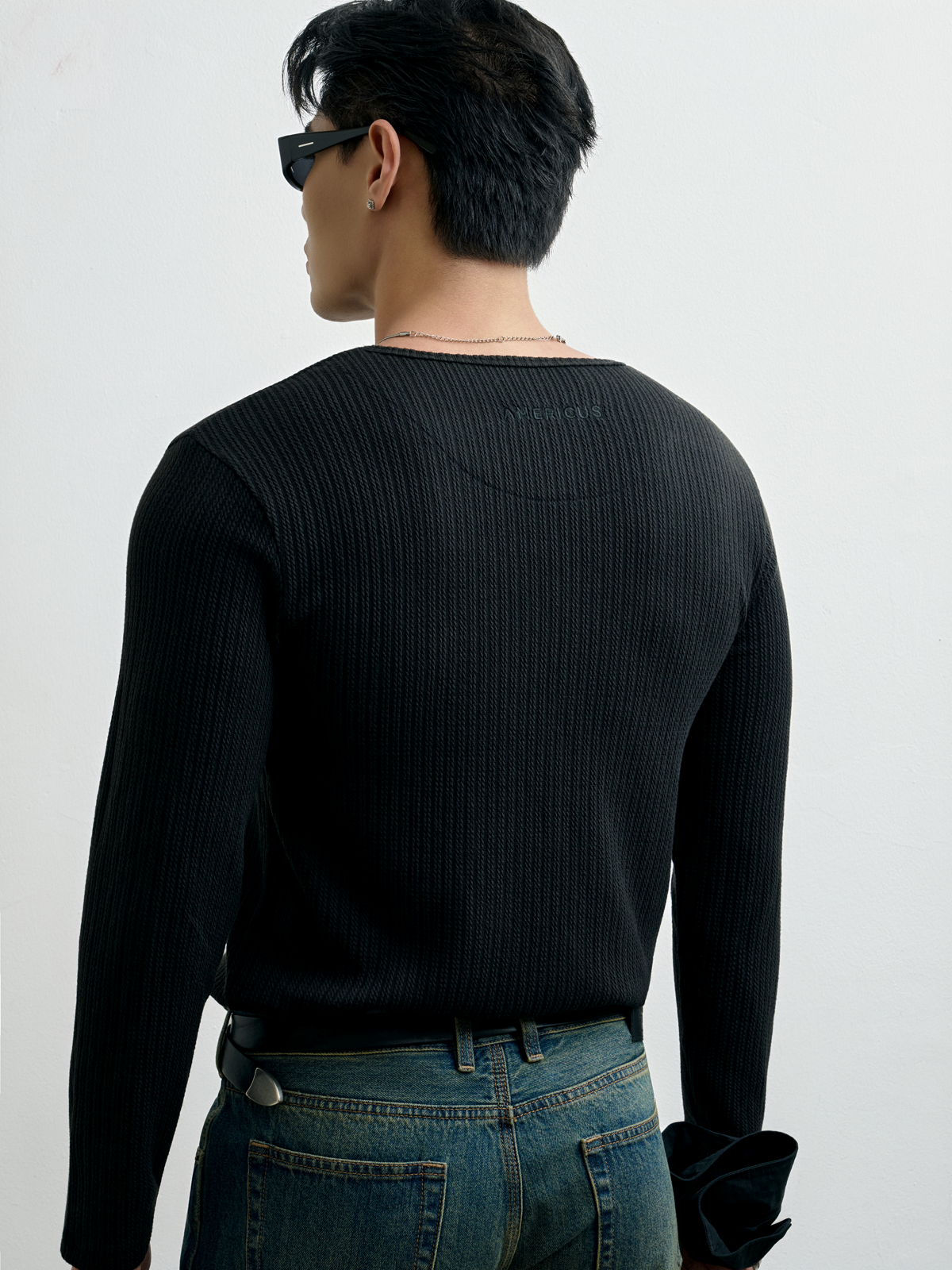AGQ04 PREMIUM SLIM FIT LONG-SLEEVED HENLEY T-SHIRT - BLACK