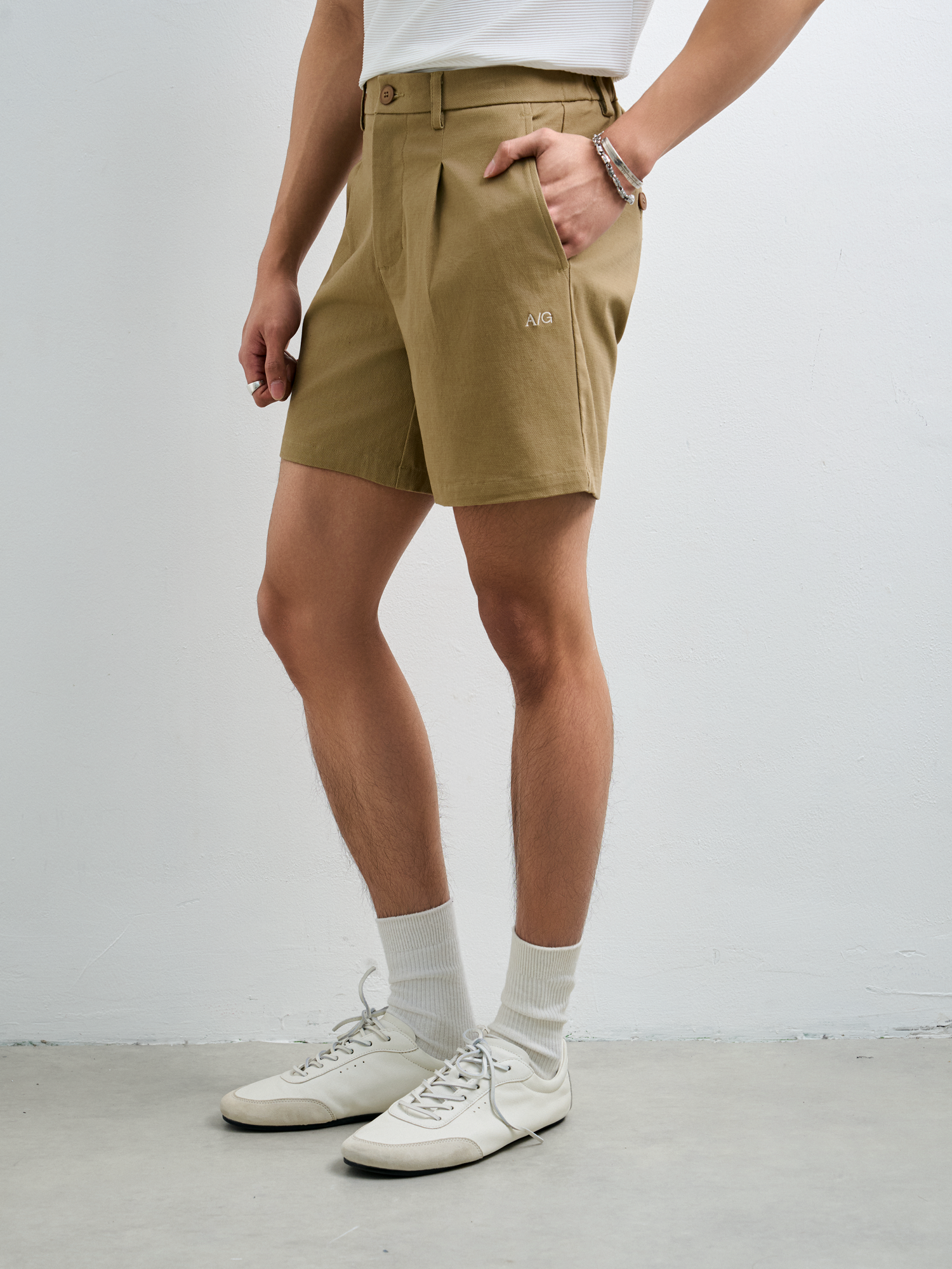 TT14 A/G SLIM FIT KHAKI SHORTS - BROWN