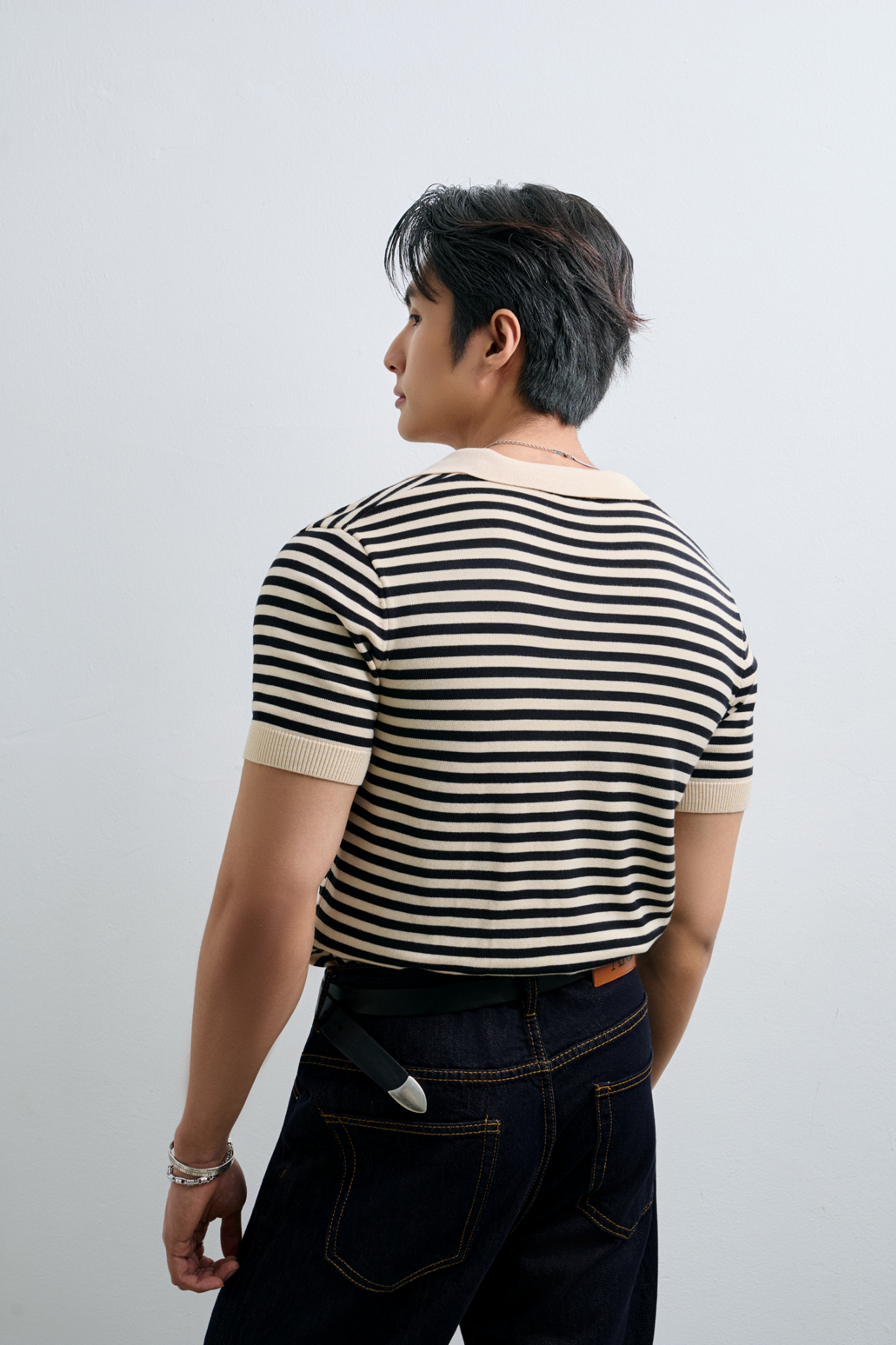 N563 CONTRAST STRIPED BUTTONLESS POLO -  OFF-WHITE