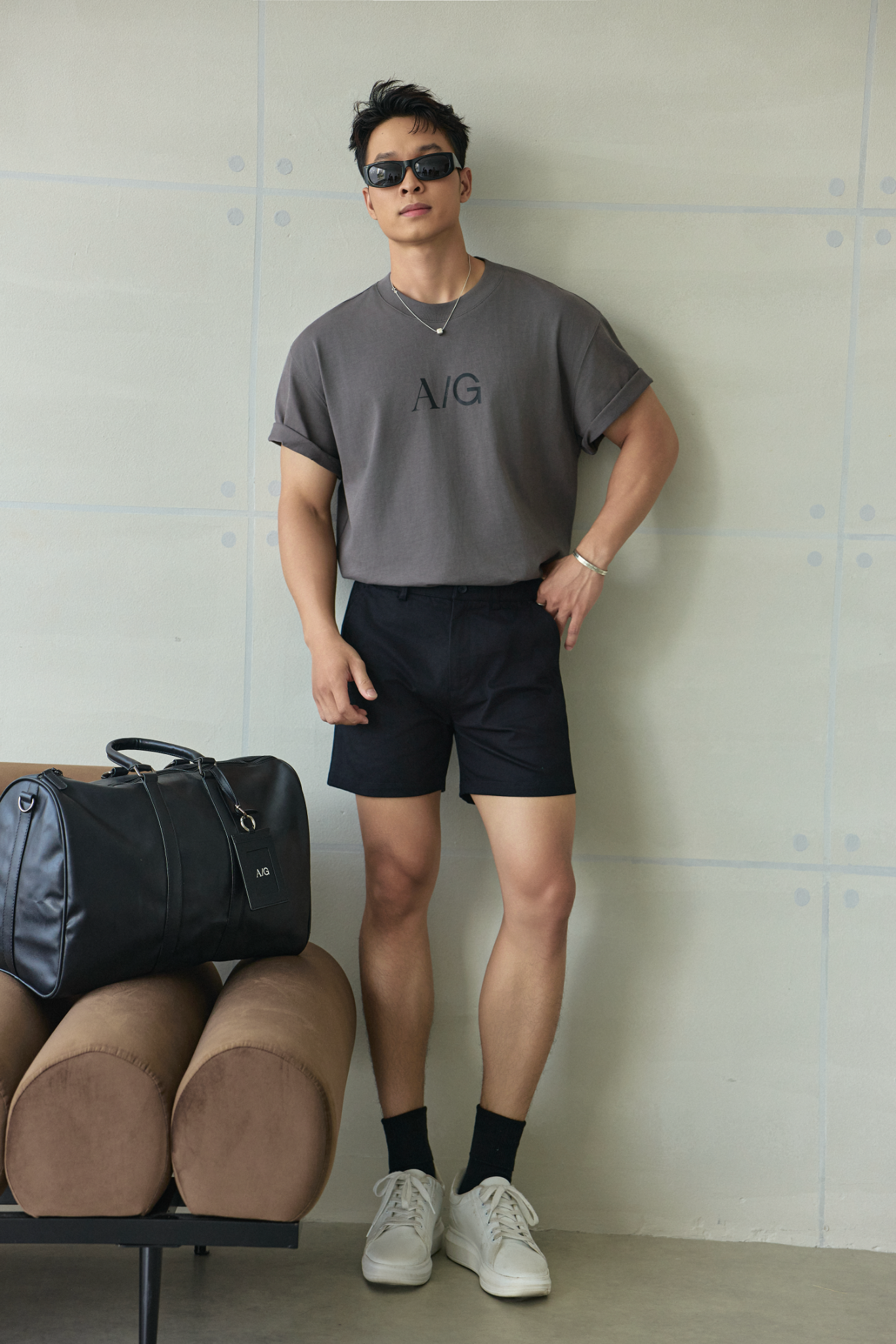 AG523 SIGNATURE LOOSE FIT EASY KHAKI SHORTS- BLACK