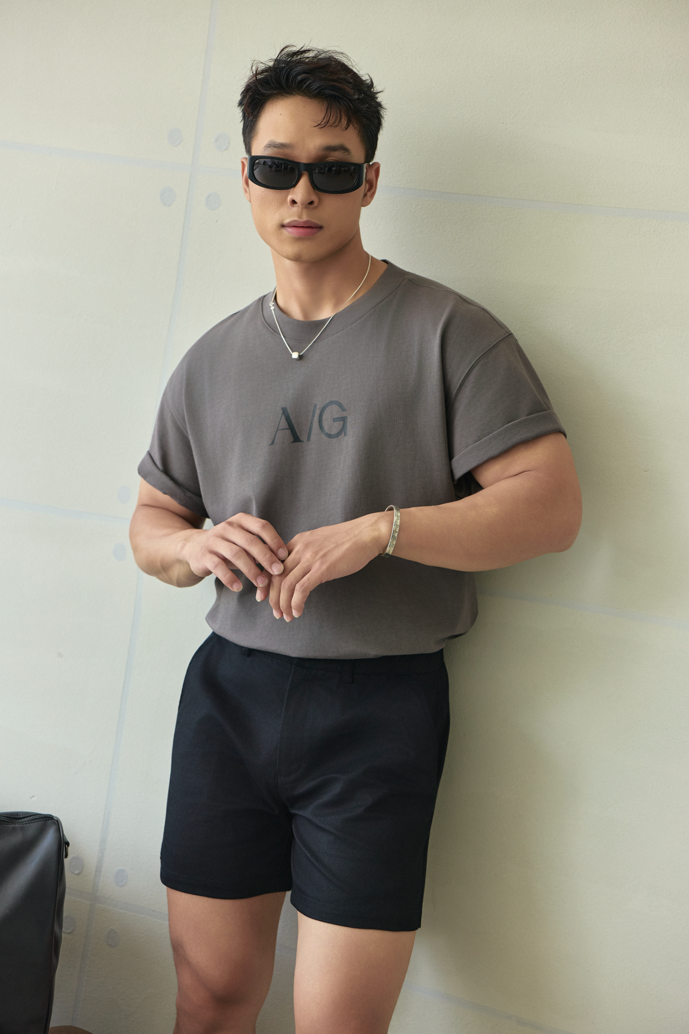 AG523 SIGNATURE LOOSE FIT EASY KHAKI SHORTS- BLACK