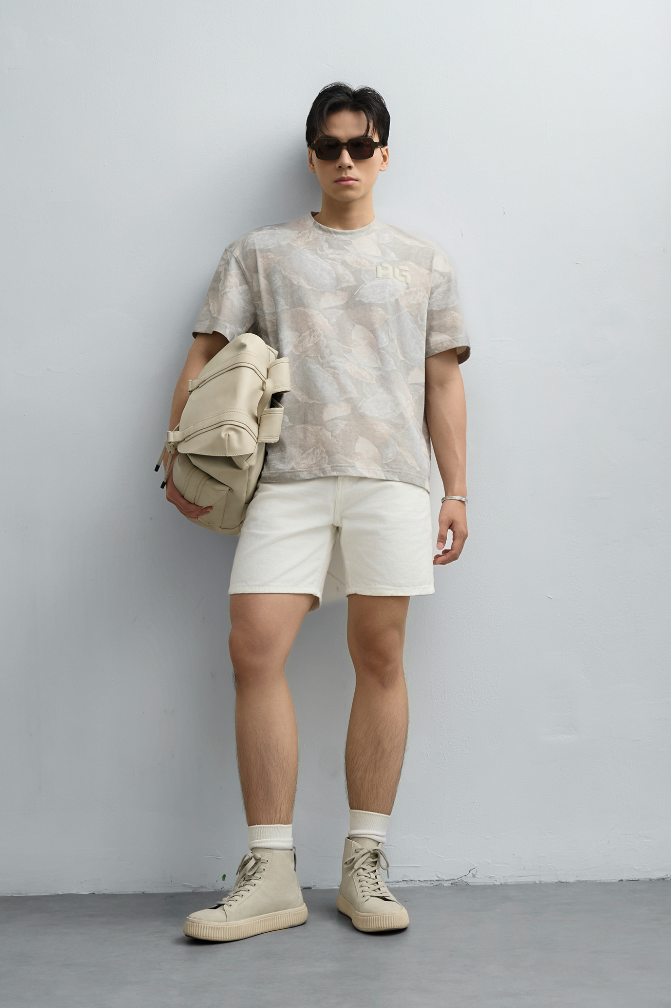 AG16 STUDIO LOOSE FIT PUFF PRINT LOGO T-SHIRT - LIGHT GREY