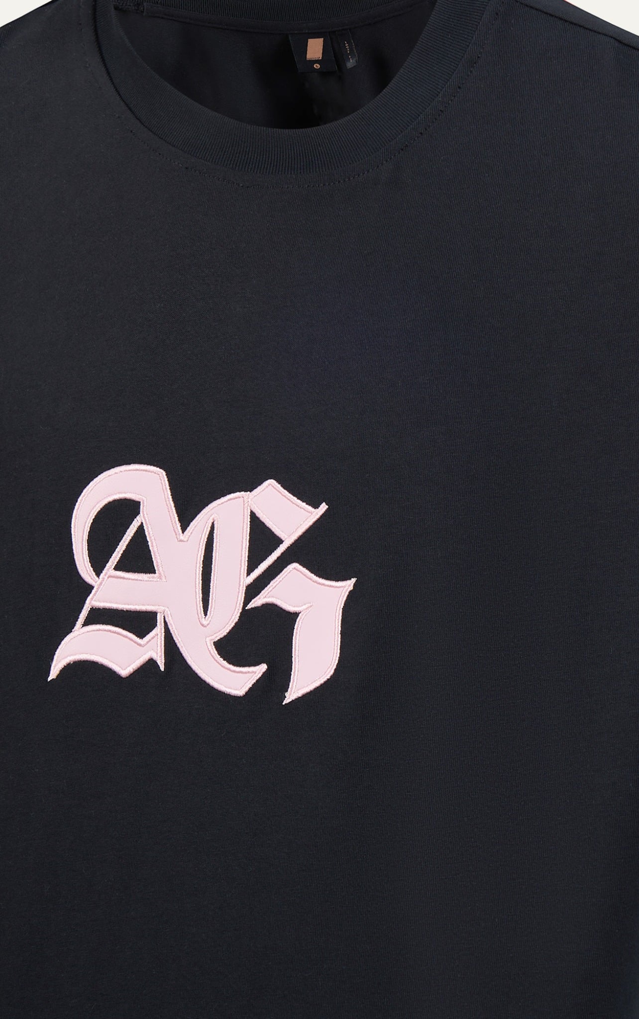 AGHT23 NEW GRAPHIC T-SHIRT - BLACK