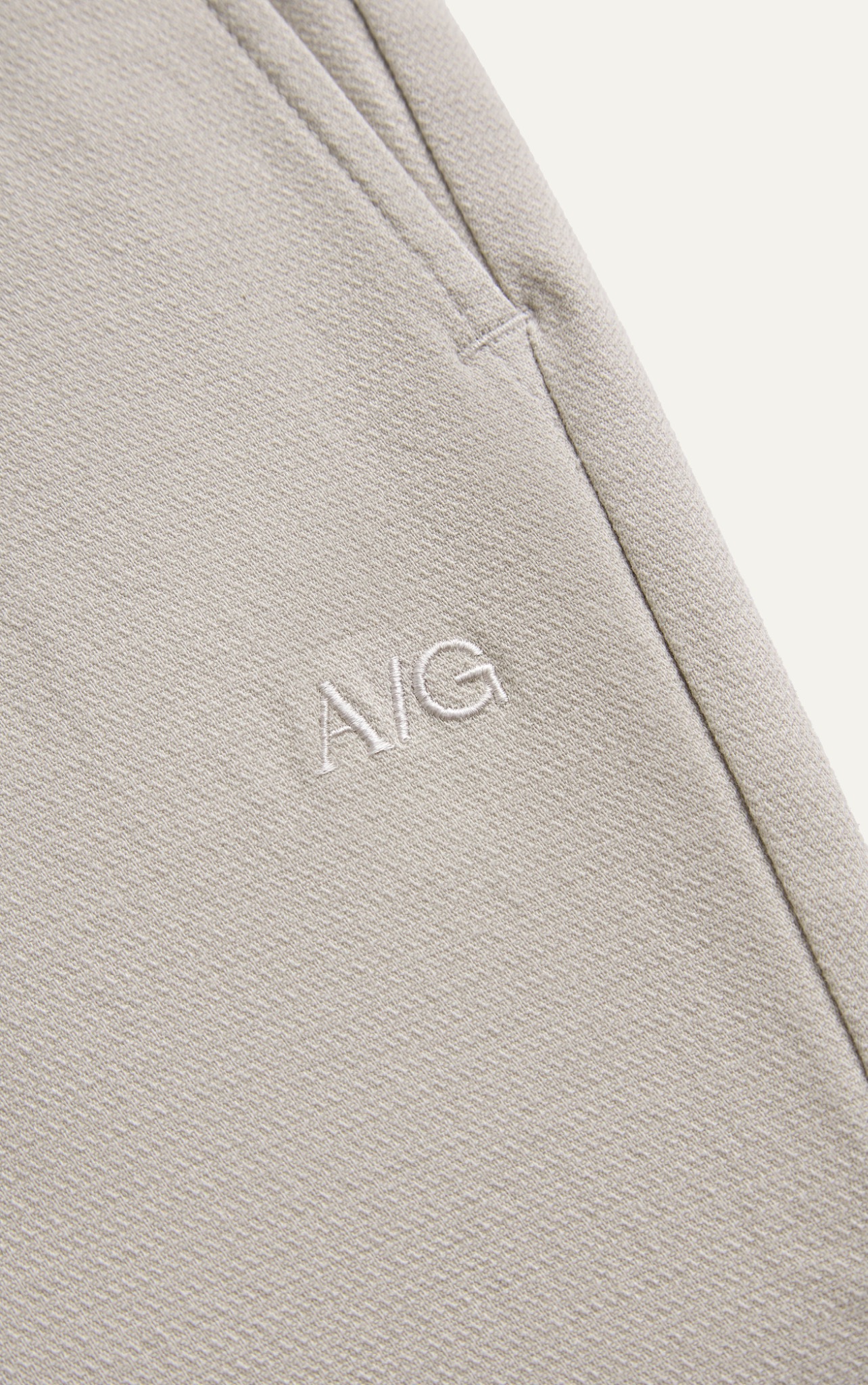 TT14 A/G SLIM FIT KHAKI SHORTS - OFF WHITE
