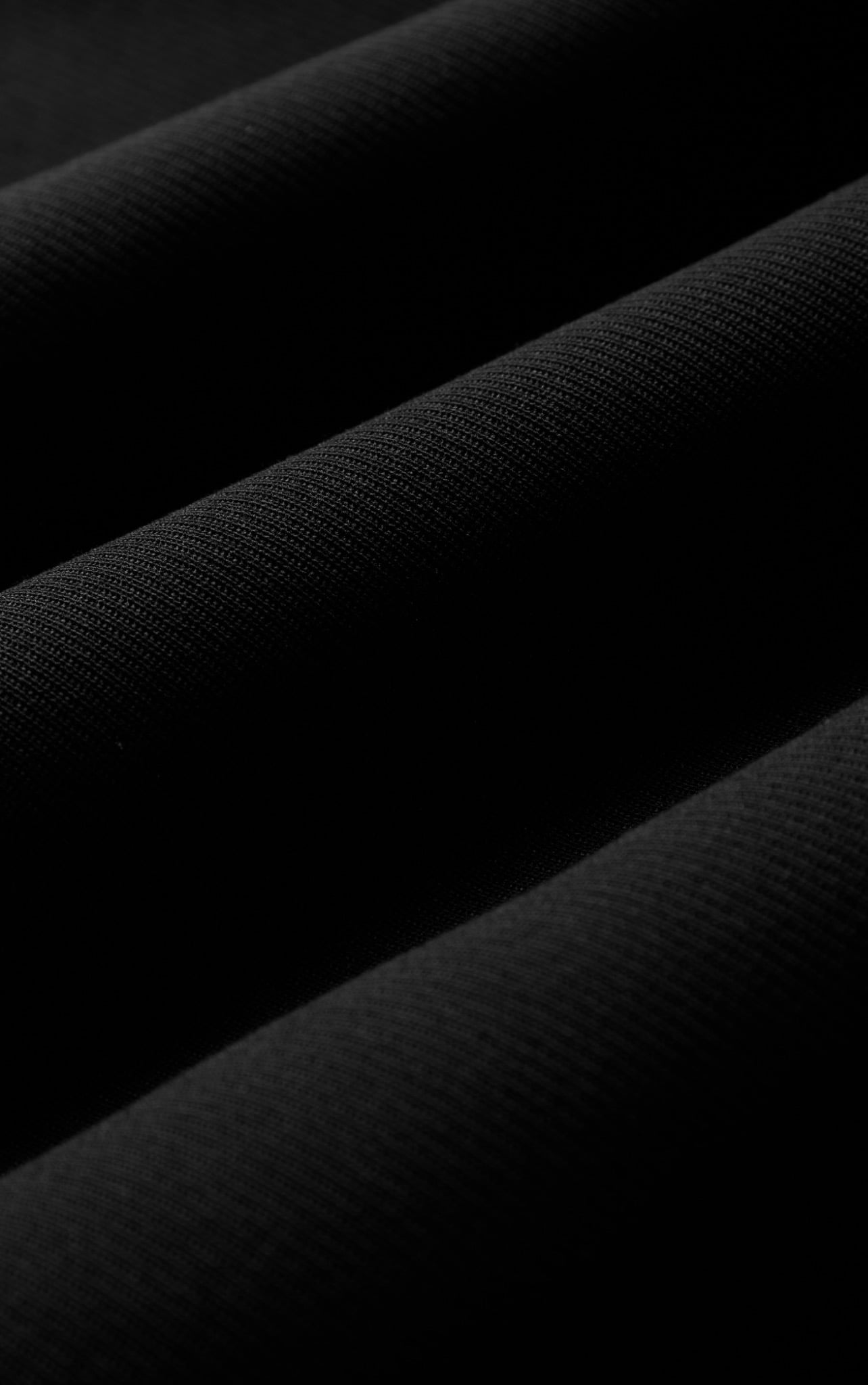 TT13 BODY-FIT CROPPED T-SHIRT - BLACK