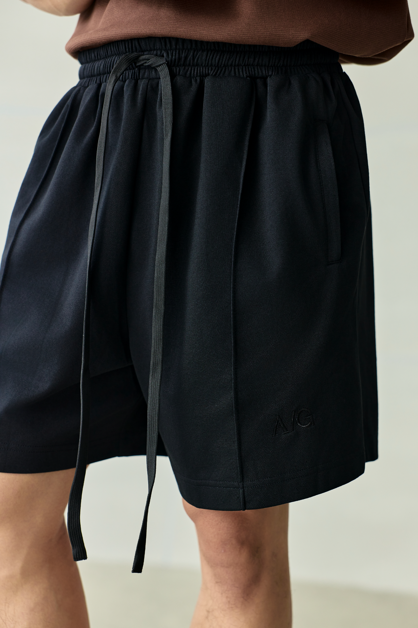 AG20 STUDIO LOOSE FIT BASIC SHORT - BLACK