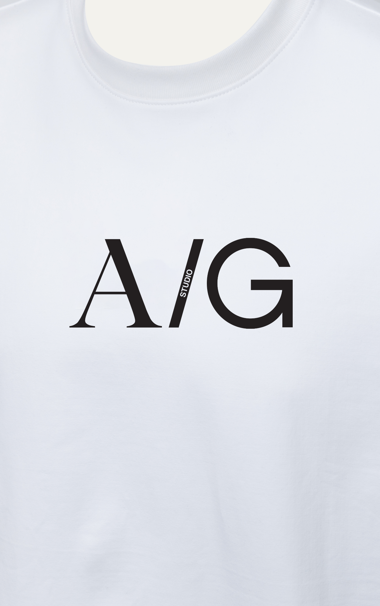 T738 STUDIO LOOSE FIT BIG LOGO T-SHIRT - WHITE