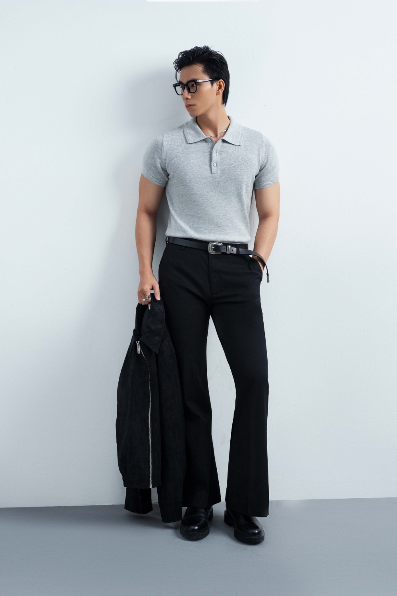 TT23 STUDIO SIGNATURE FLARE TROUSERS – BLACK
