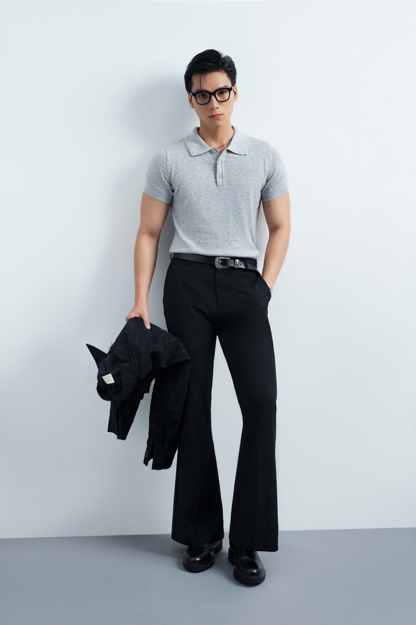 TT23 STUDIO SIGNATURE FLARE TROUSERS – BLACK
